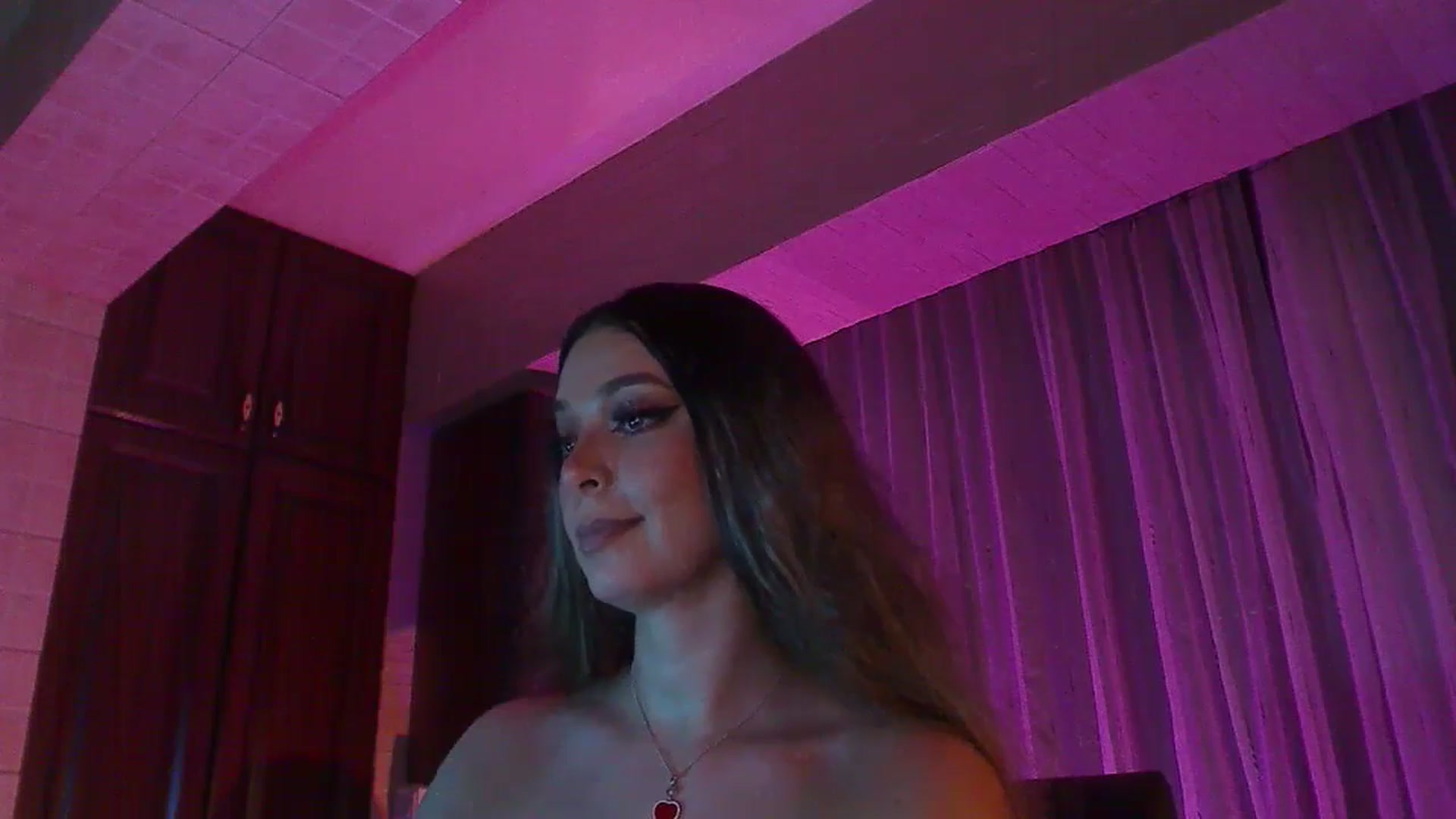 Gallery image thumbnail from No_bo_dy's myfreecams stream on, 07/22/2024, 02:50 image 14 of 20