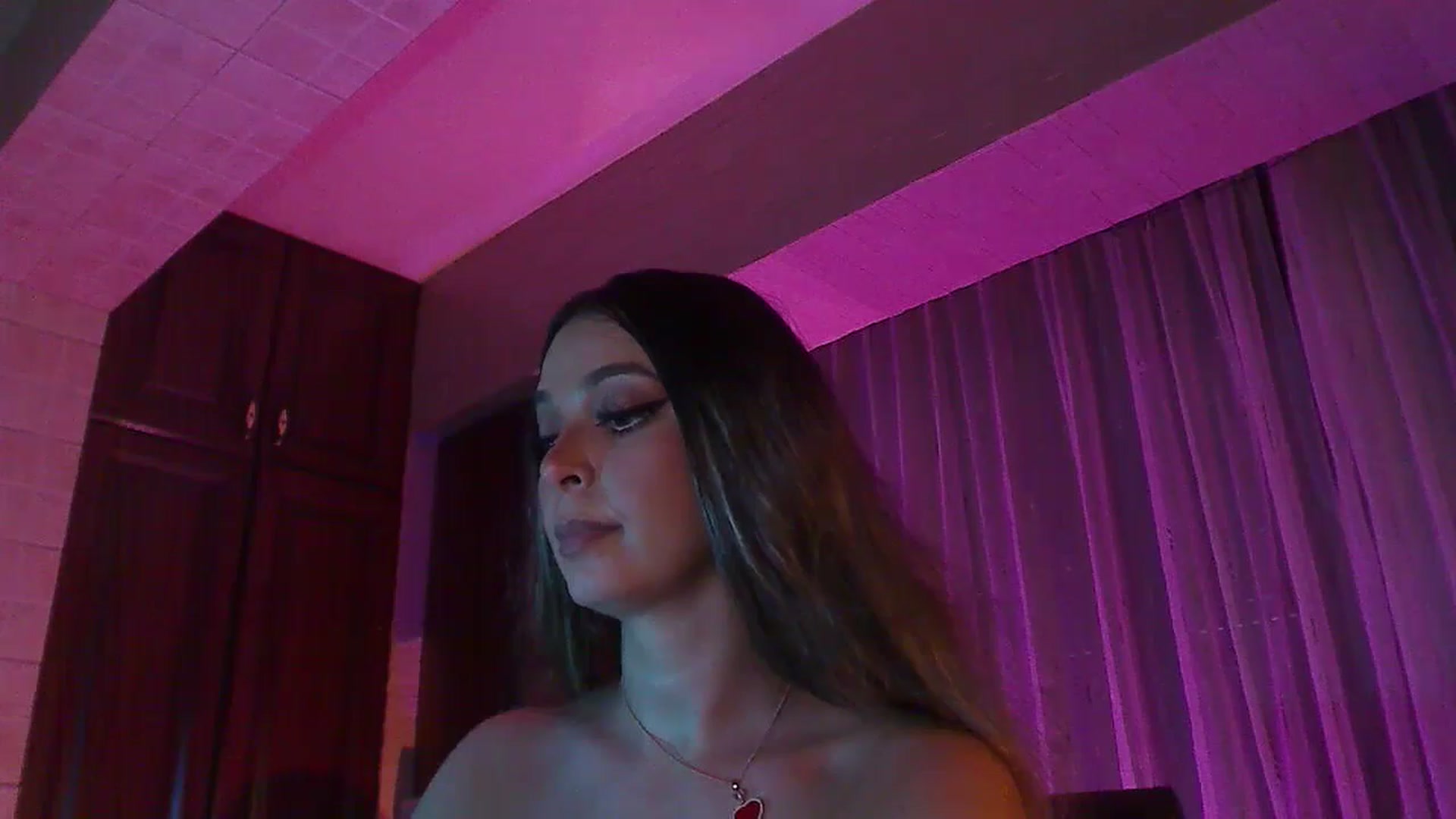 Gallery image thumbnail from No_bo_dy's myfreecams stream on, 07/22/2024, 02:50 image 15 of 20