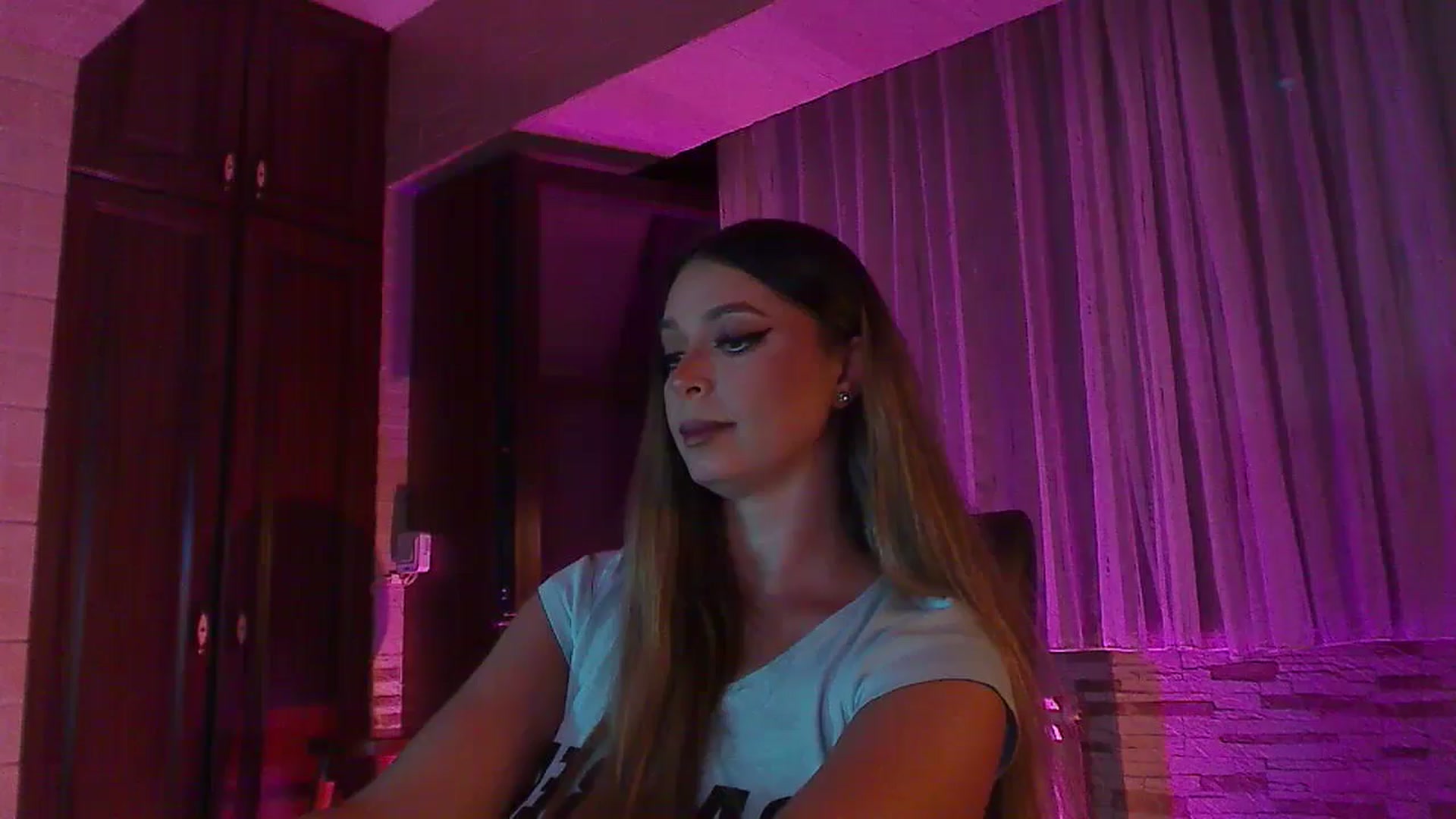 Gallery image thumbnail from No_bo_dy's myfreecams stream on, 07/22/2024, 23:21 image 20 of 20