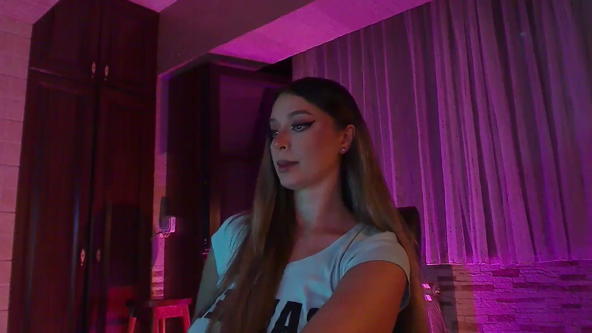 Gallery image thumbnail from No_bo_dy's myfreecams stream on, 07/22/2024, 23:21 image 3 of 20