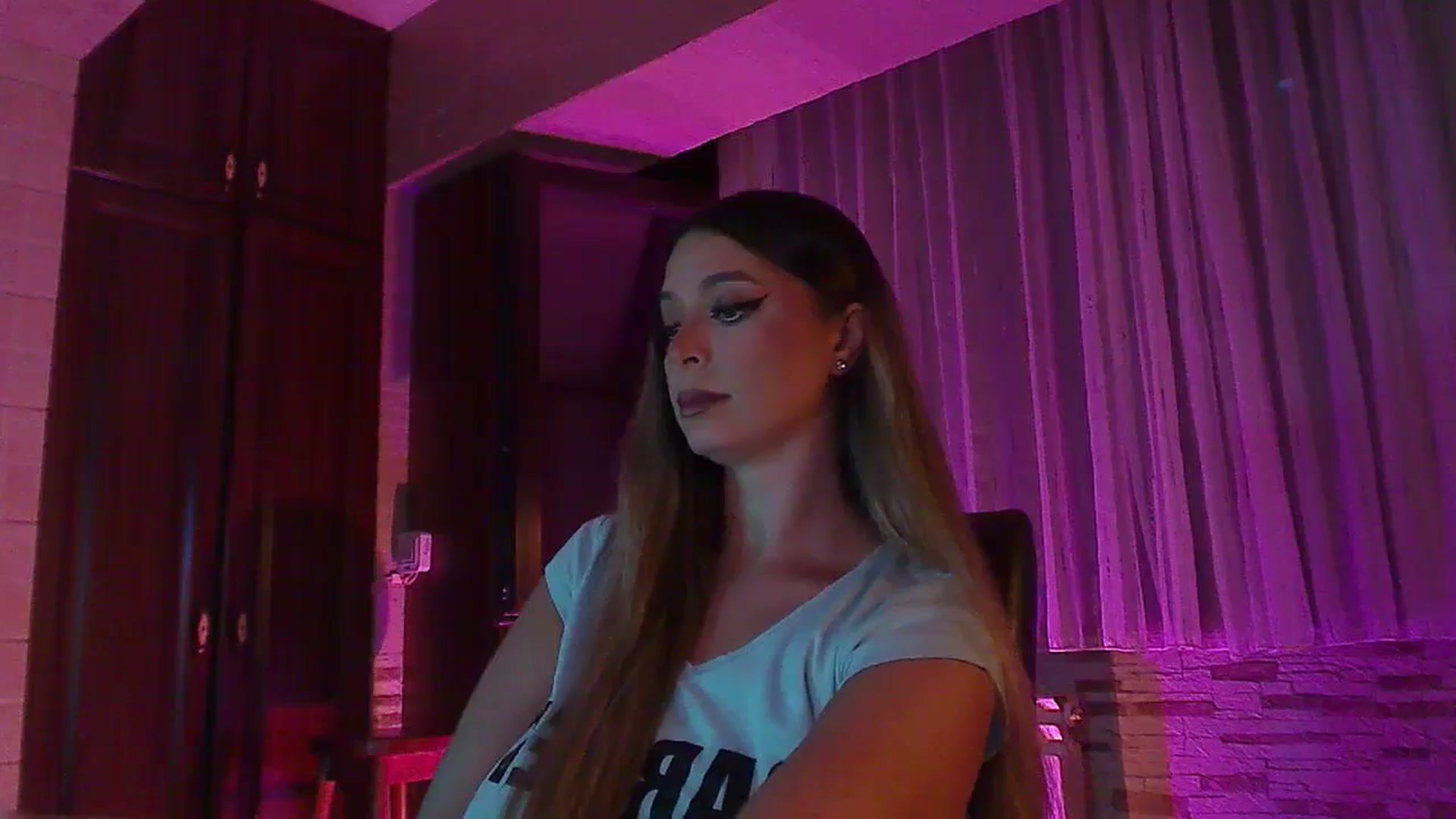 Gallery image thumbnail from No_bo_dy's myfreecams stream on, 07/22/2024, 23:21 image 5 of 20