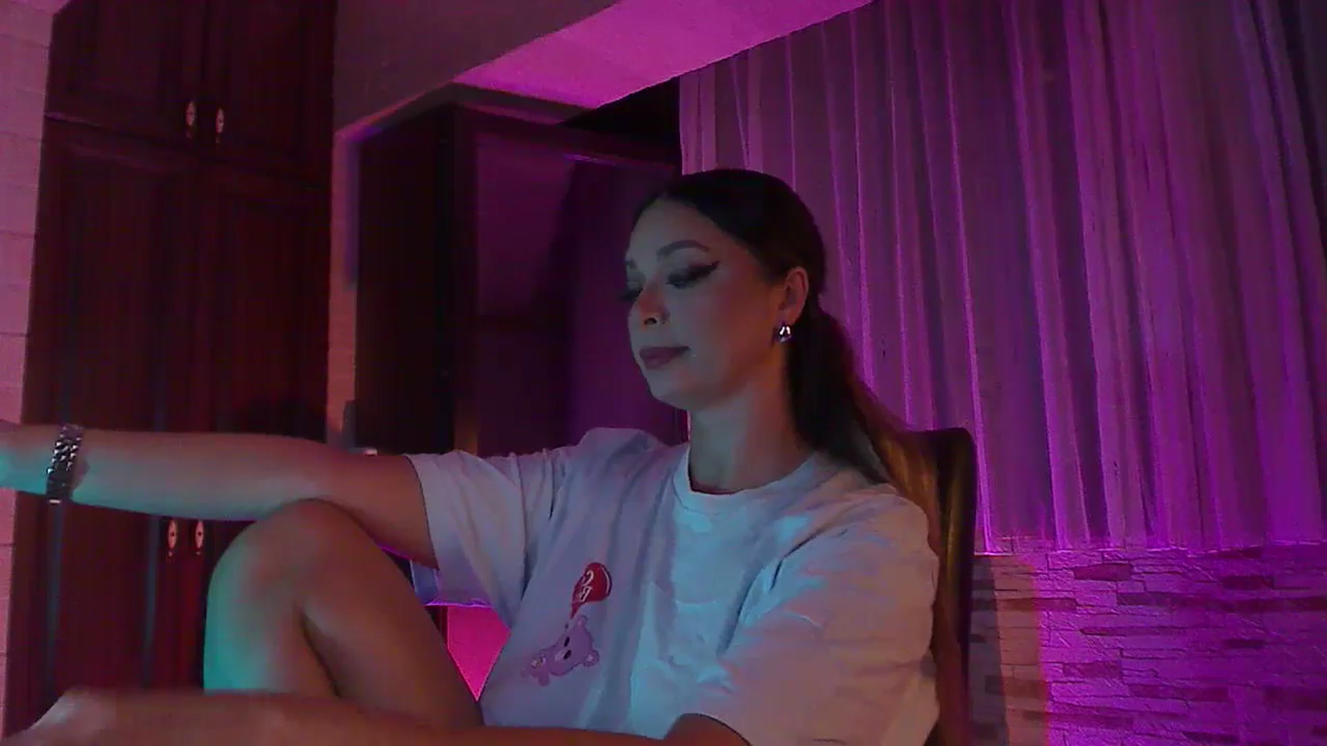 Gallery image thumbnail from No_bo_dy's myfreecams stream on, 08/10/2024, 23:41 image 2 of 20