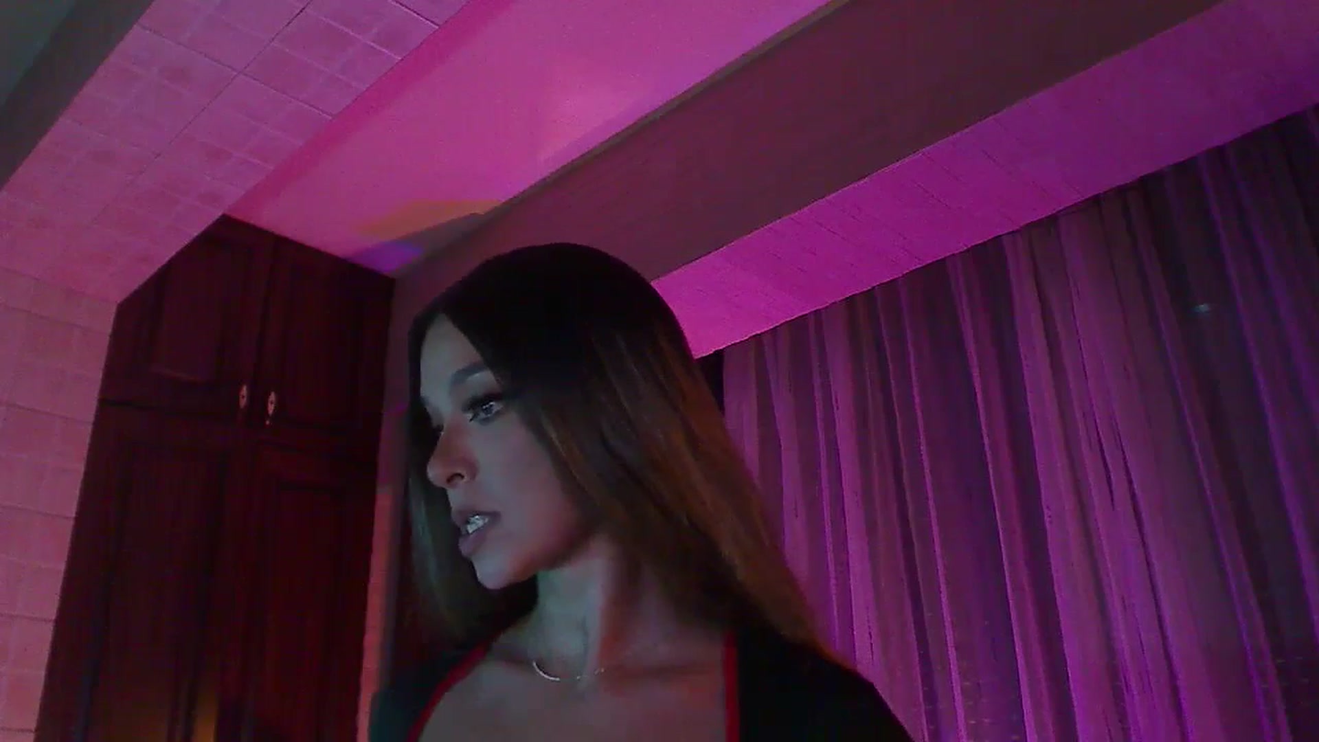 Gallery image thumbnail from No_bo_dy's myfreecams stream on, 08/25/2024, 03:16 image 17 of 20