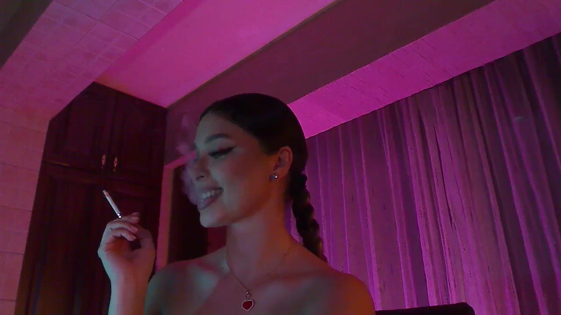 Gallery image thumbnail from No_bo_dy's myfreecams stream on, 09/18/2024, 24:36 image 17 of 20
