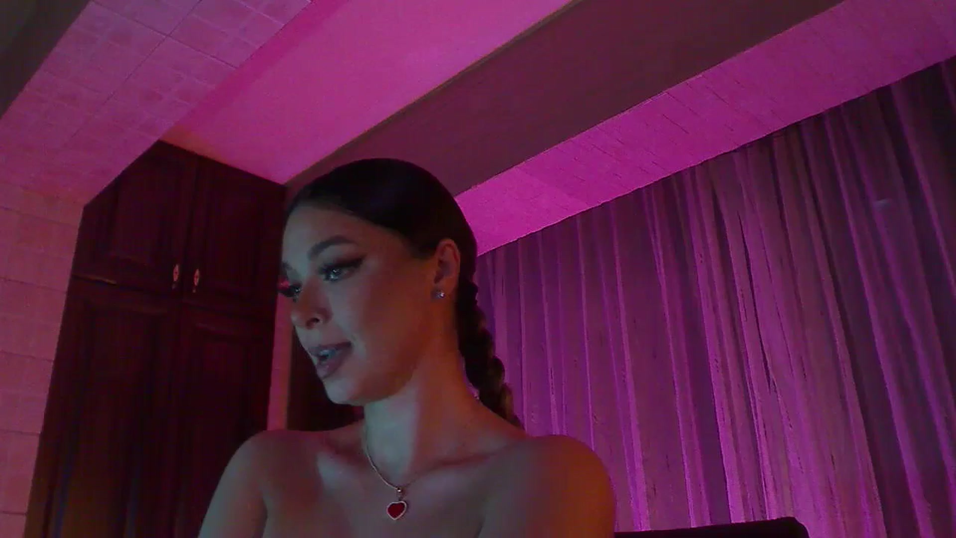 Gallery image thumbnail from No_bo_dy's myfreecams stream on, 09/18/2024, 24:36 image 19 of 20