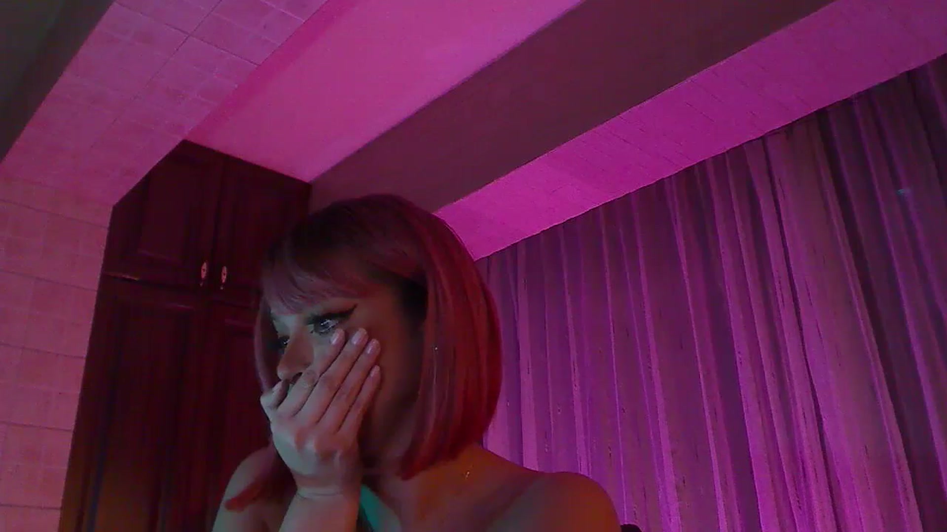 Gallery image thumbnail from No_bo_dy's myfreecams stream on, 09/20/2024, 02:05 image 15 of 20