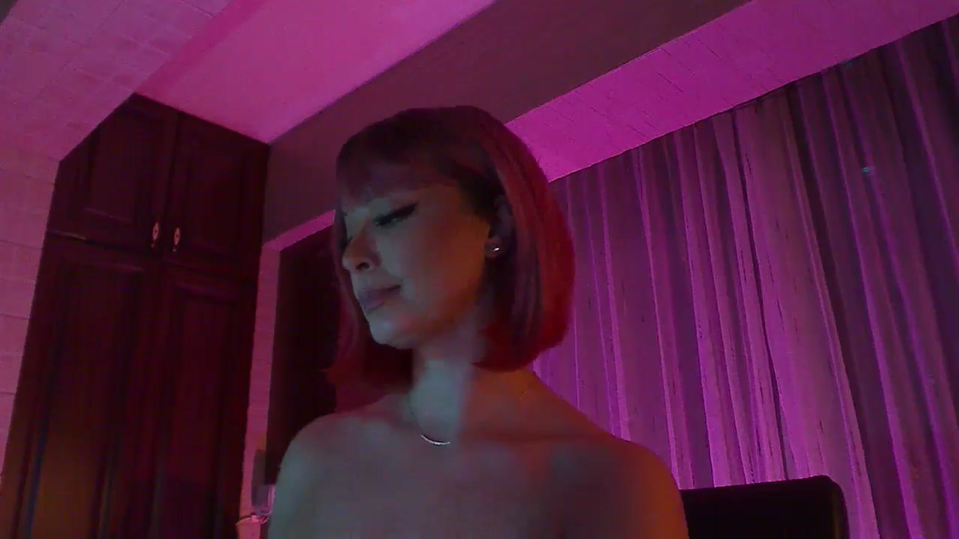 Gallery image thumbnail from No_bo_dy's myfreecams stream on, 09/20/2024, 02:05 image 18 of 20