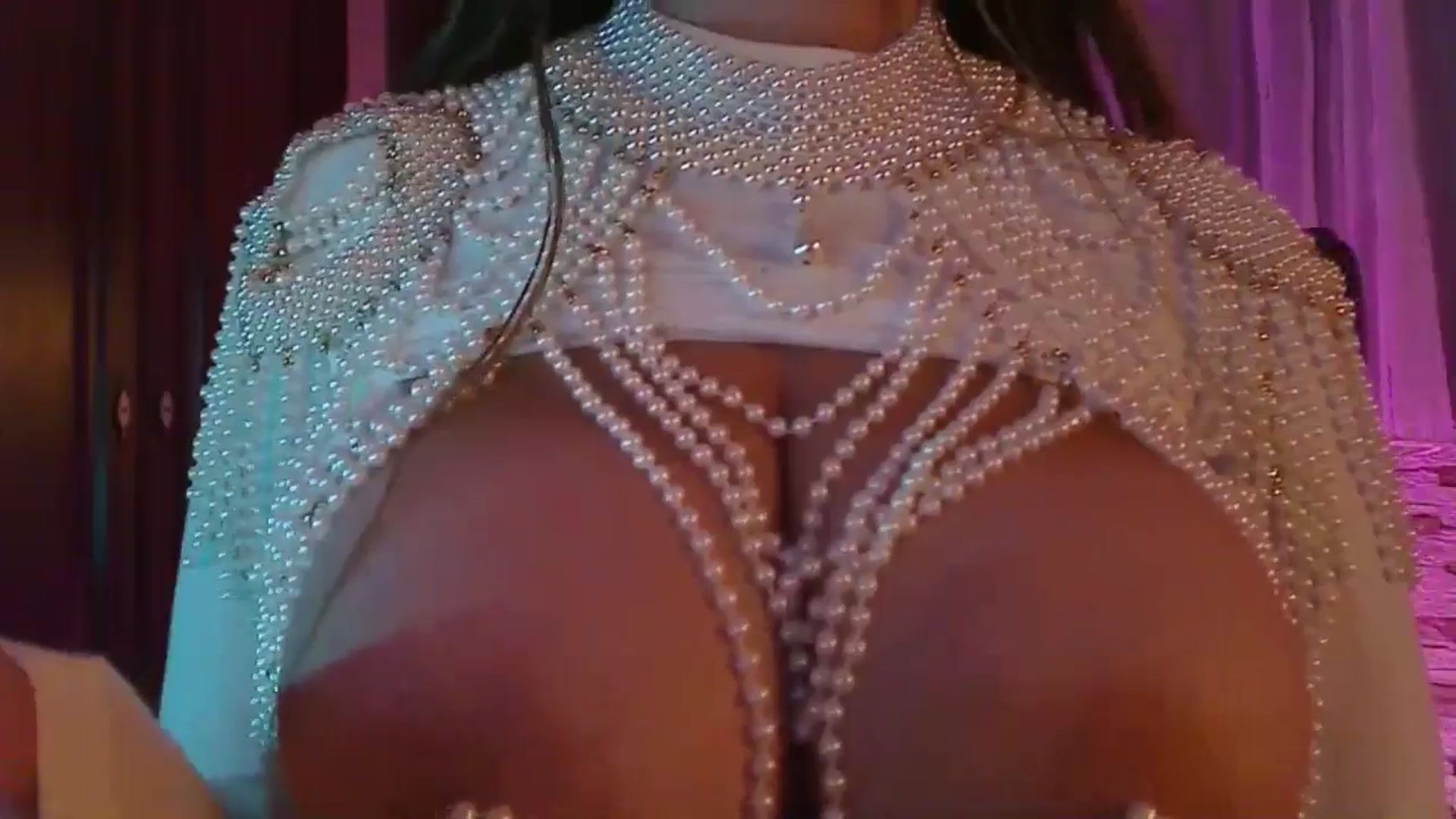 Gallery image thumbnail from No_bo_dy's myfreecams stream on, 10/13/2024, 02:42 image 19 of 20