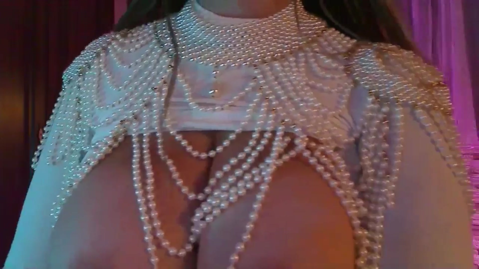 Gallery image thumbnail from No_bo_dy's myfreecams stream on, 10/13/2024, 02:42 image 16 of 20