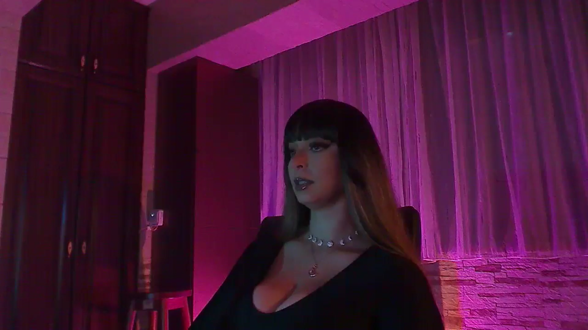 Gallery image thumbnail from No_bo_dy's myfreecams stream on, 10/27/2024, 02:05 image 16 of 20