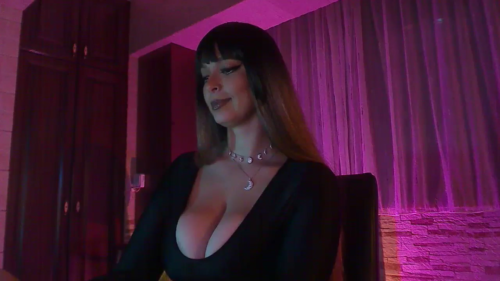 Gallery image thumbnail from No_bo_dy's myfreecams stream on, 10/27/2024, 03:38 image 10 of 20
