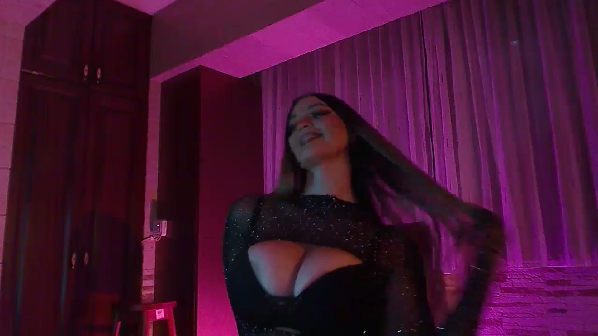 Gallery image thumbnail from No_bo_dy's myfreecams stream on, 11/03/2024, 24:01 image 17 of 20