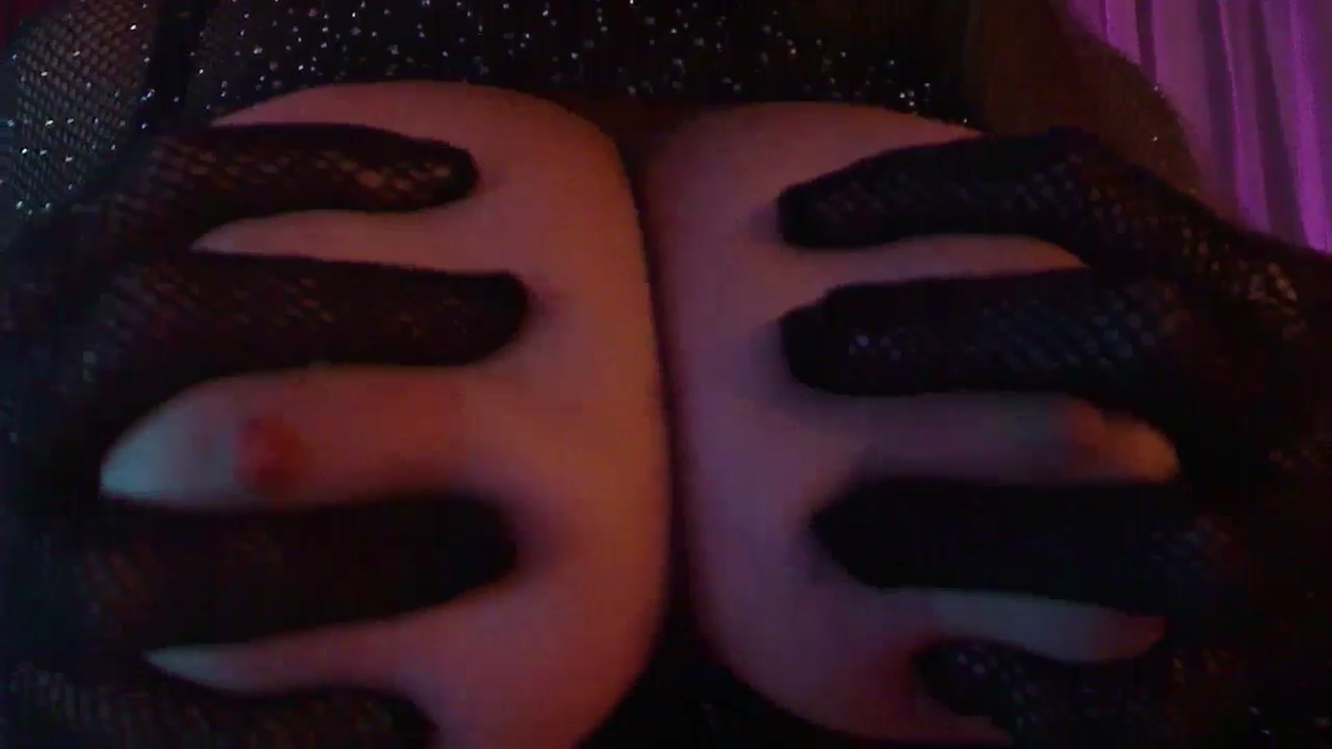 Gallery image thumbnail from No_bo_dy's myfreecams stream on, 11/03/2024, 24:47 image 14 of 20