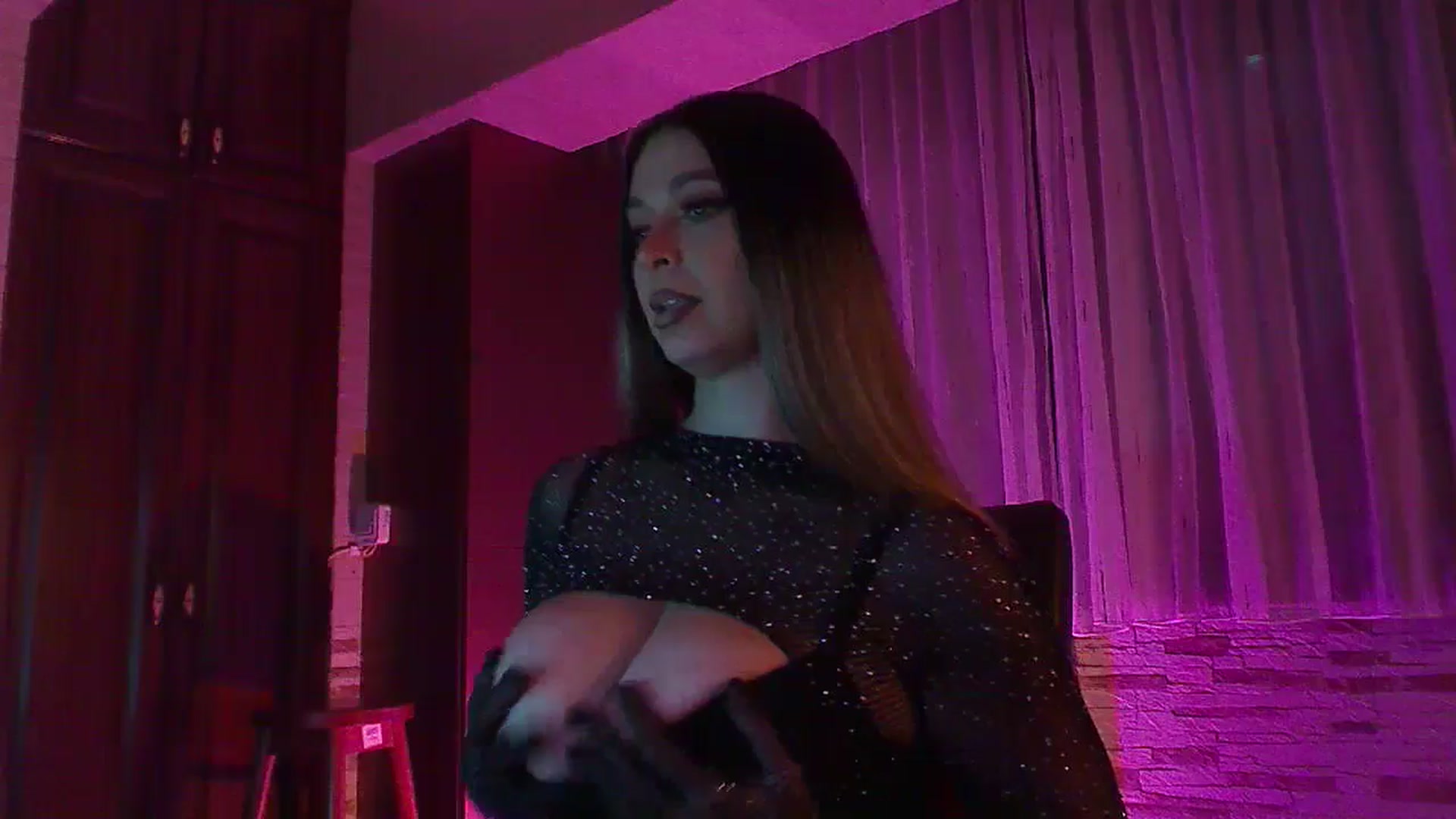 Gallery image thumbnail from No_bo_dy's myfreecams stream on, 11/03/2024, 02:44 image 8 of 20