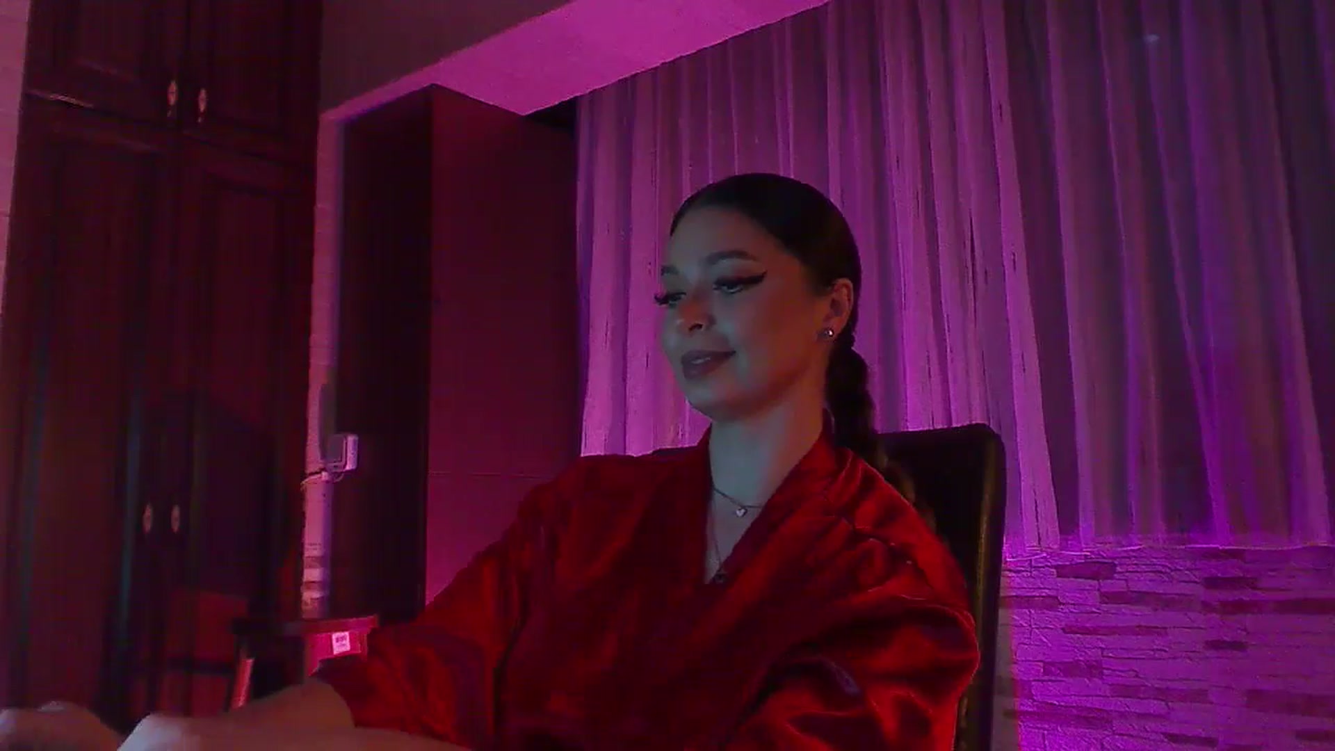 Gallery image thumbnail from No_bo_dy's myfreecams stream on, 11/04/2024, 02:09 image 15 of 20