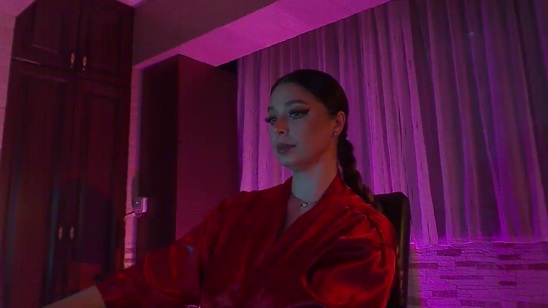 Gallery image thumbnail from No_bo_dy's myfreecams stream on, 11/04/2024, 02:09 image 16 of 20