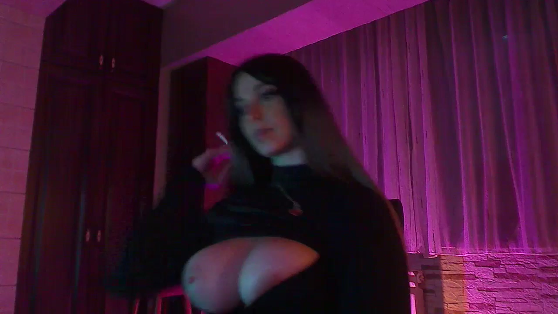Gallery image thumbnail from No_bo_dy's myfreecams stream on, 12/02/2024, 03:07 image 13 of 20