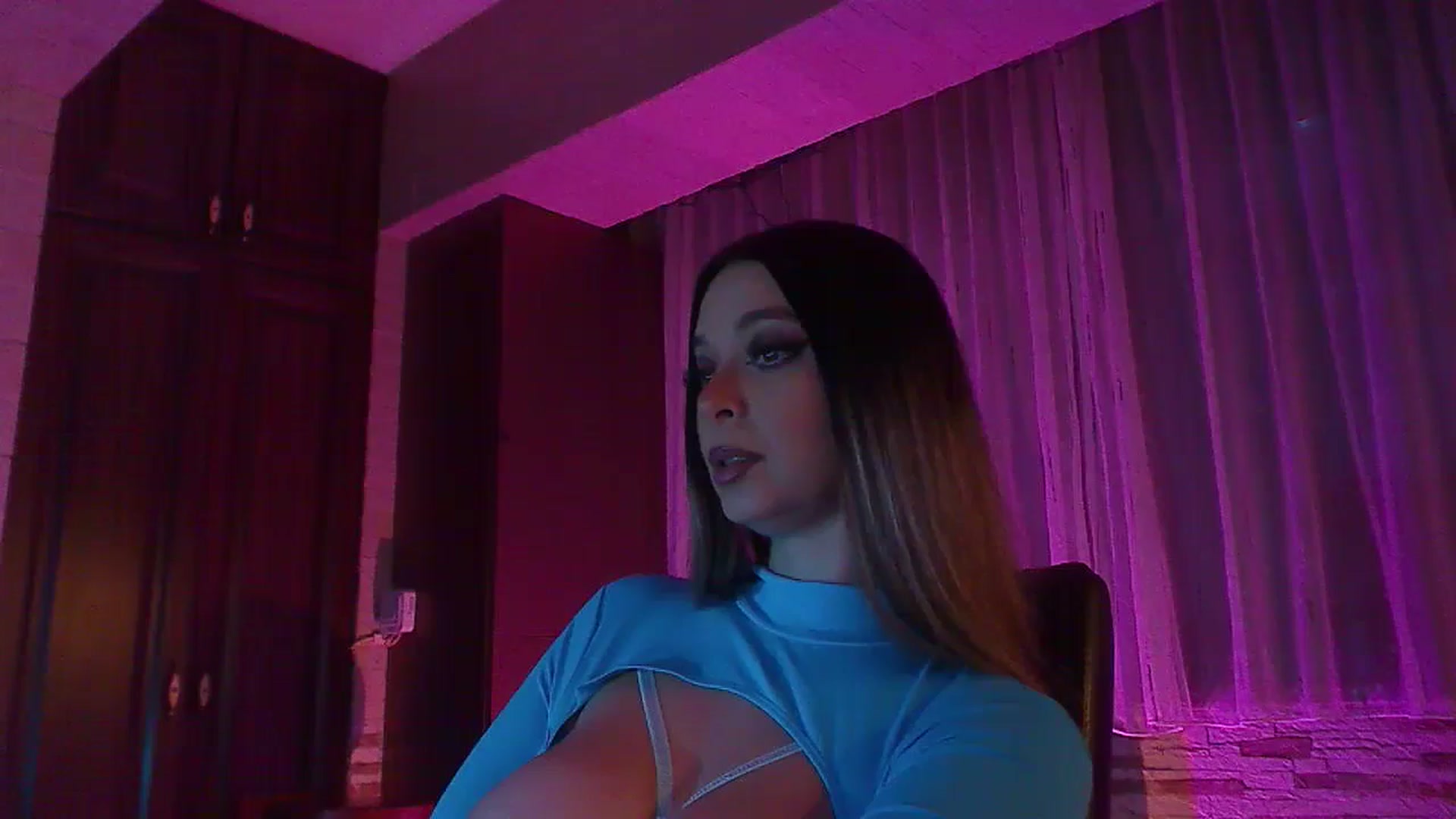 Gallery image thumbnail from No_bo_dy's myfreecams stream on, 12/08/2024, 01:13 image 17 of 20