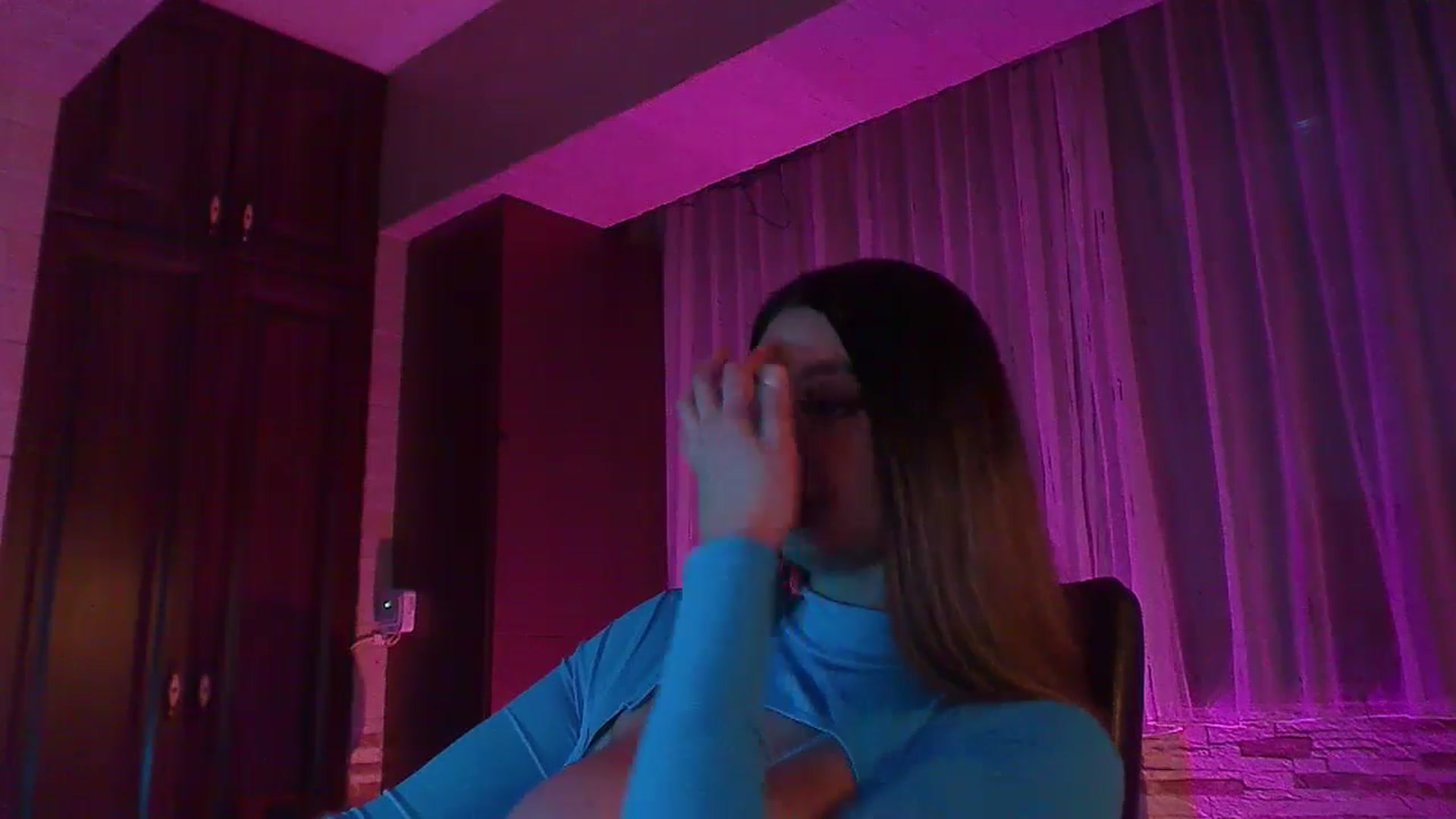 Gallery image thumbnail from No_bo_dy's myfreecams stream on, 12/08/2024, 01:13 image 18 of 20