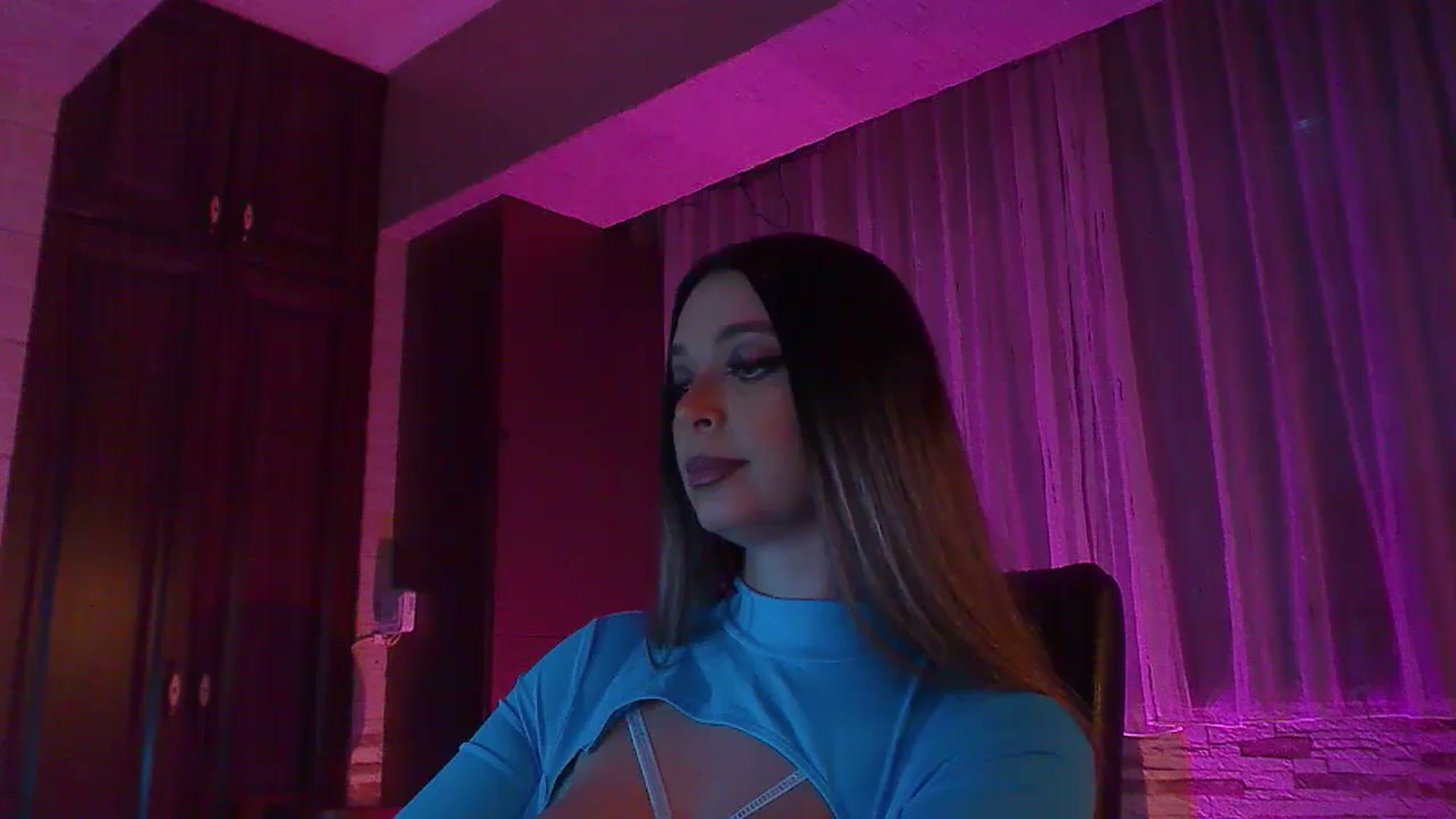 Gallery image thumbnail from No_bo_dy's myfreecams stream on, 12/08/2024, 01:13 image 20 of 20