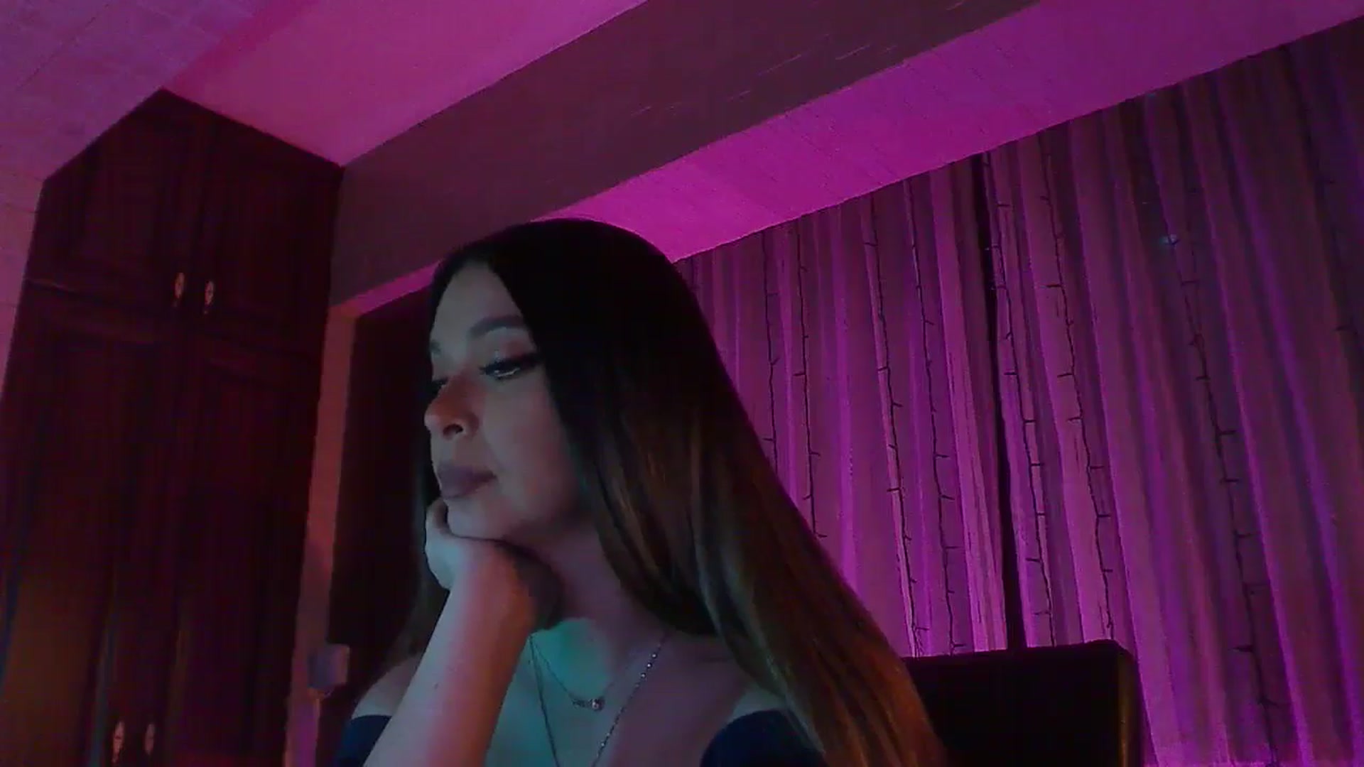 Gallery image thumbnail from No_bo_dy's myfreecams stream on, 01/25/2025, 02:46 image 14 of 20
