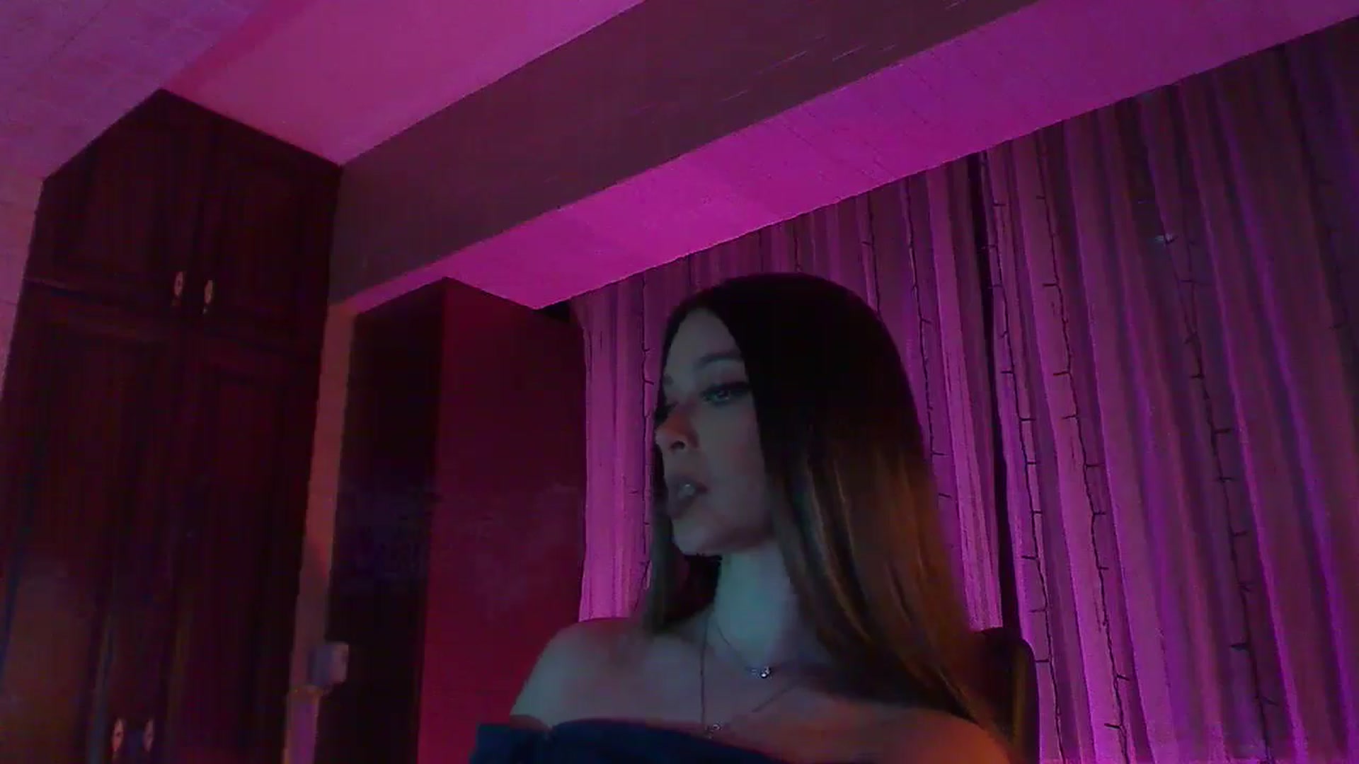Gallery image thumbnail from No_bo_dy's myfreecams stream on, 01/25/2025, 02:46 image 18 of 20