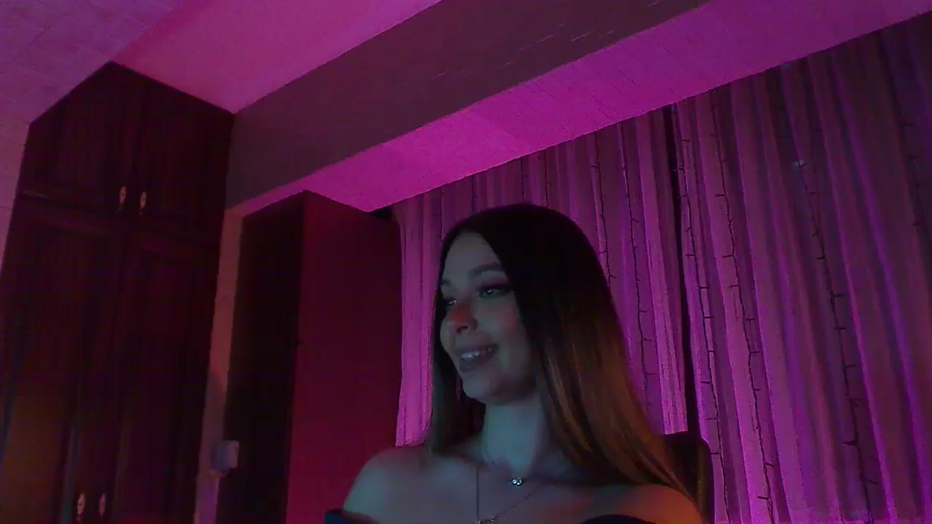 Gallery image thumbnail from No_bo_dy's myfreecams stream on, 01/25/2025, 02:46 image 16 of 20