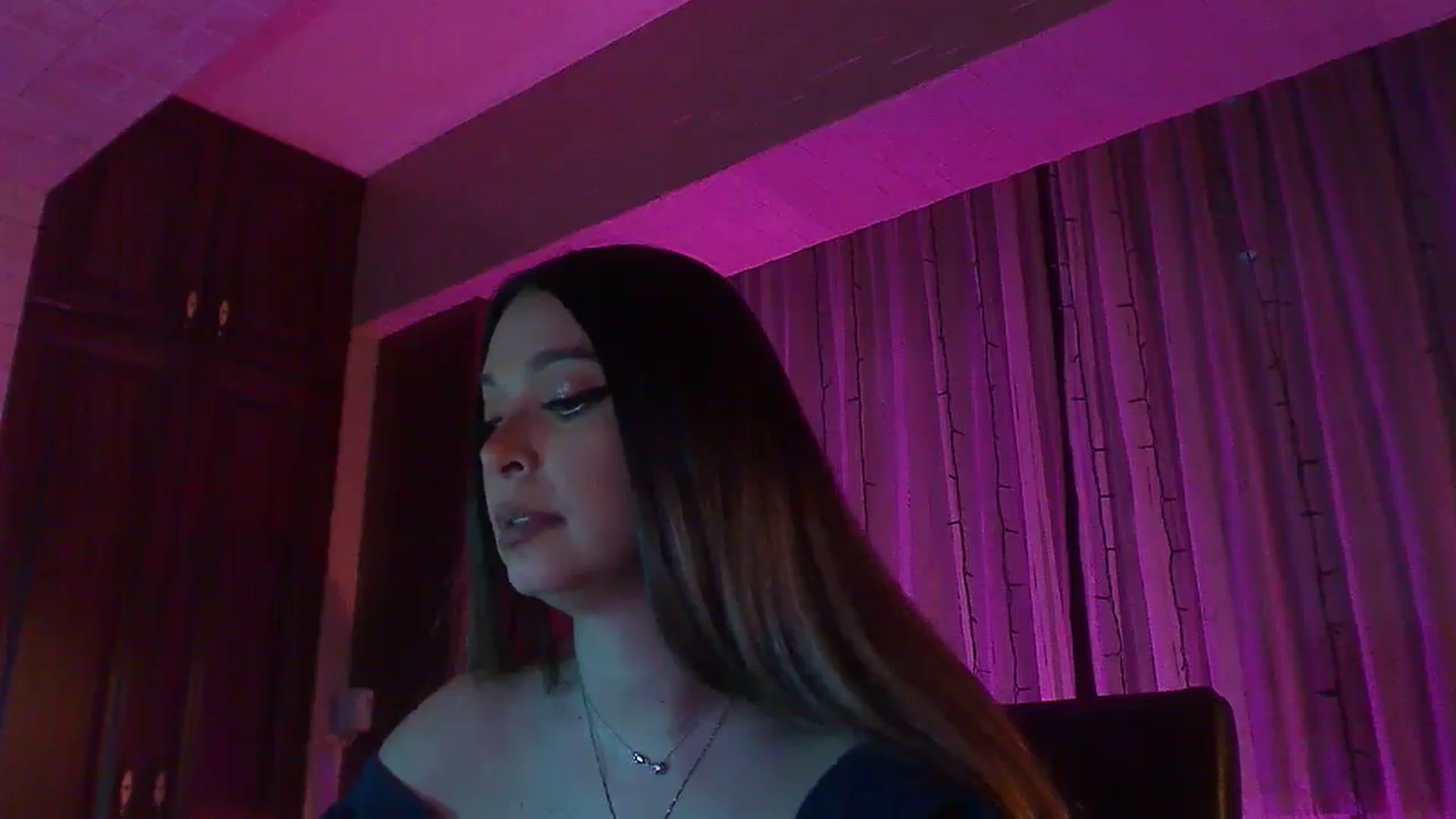 Gallery image thumbnail from No_bo_dy's myfreecams stream on, 01/25/2025, 02:46 image 10 of 20
