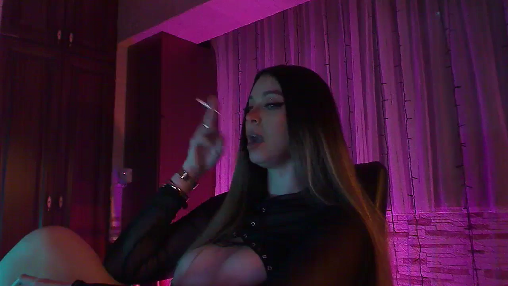 Gallery image thumbnail from No_bo_dy's myfreecams stream on, 01/26/2025, 05:45 image 5 of 20
