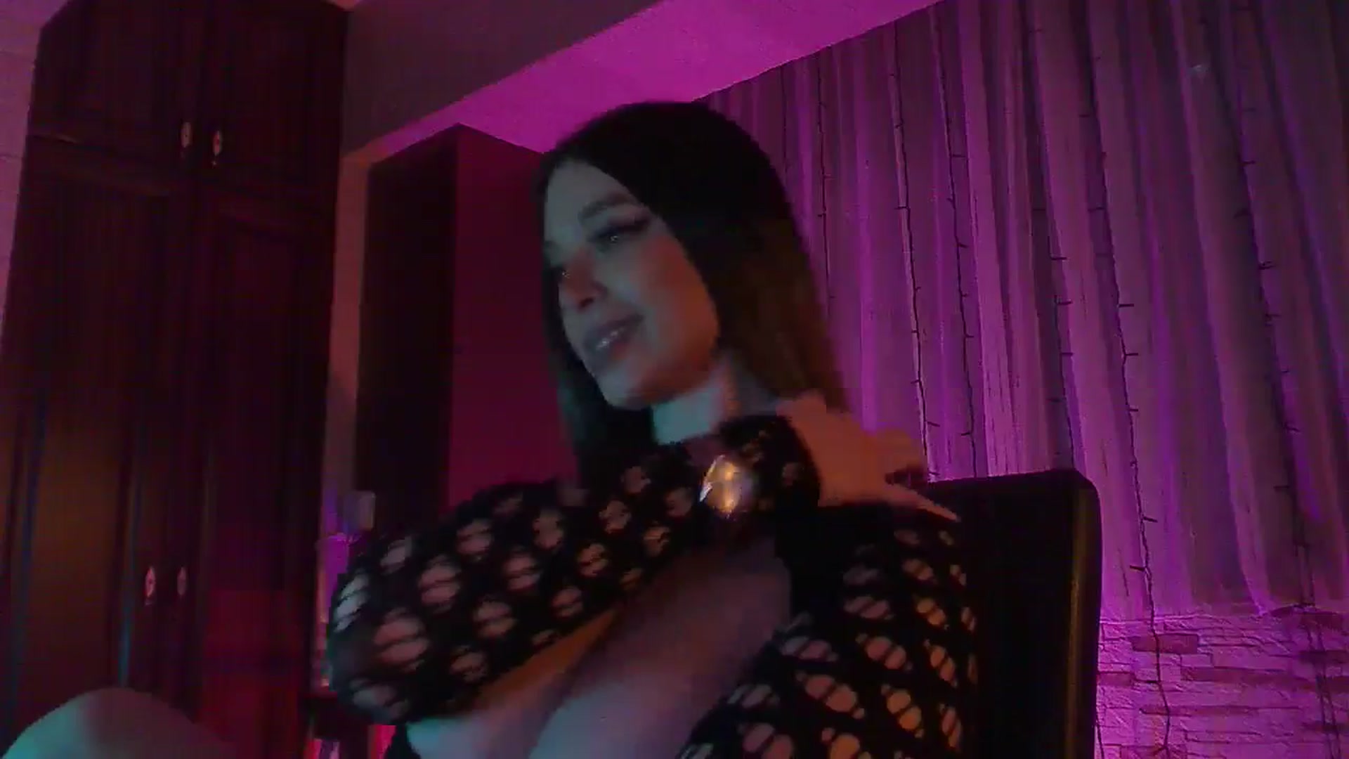 Gallery image thumbnail from No_bo_dy's myfreecams stream on, 01/27/2025, 04:50 image 3 of 20