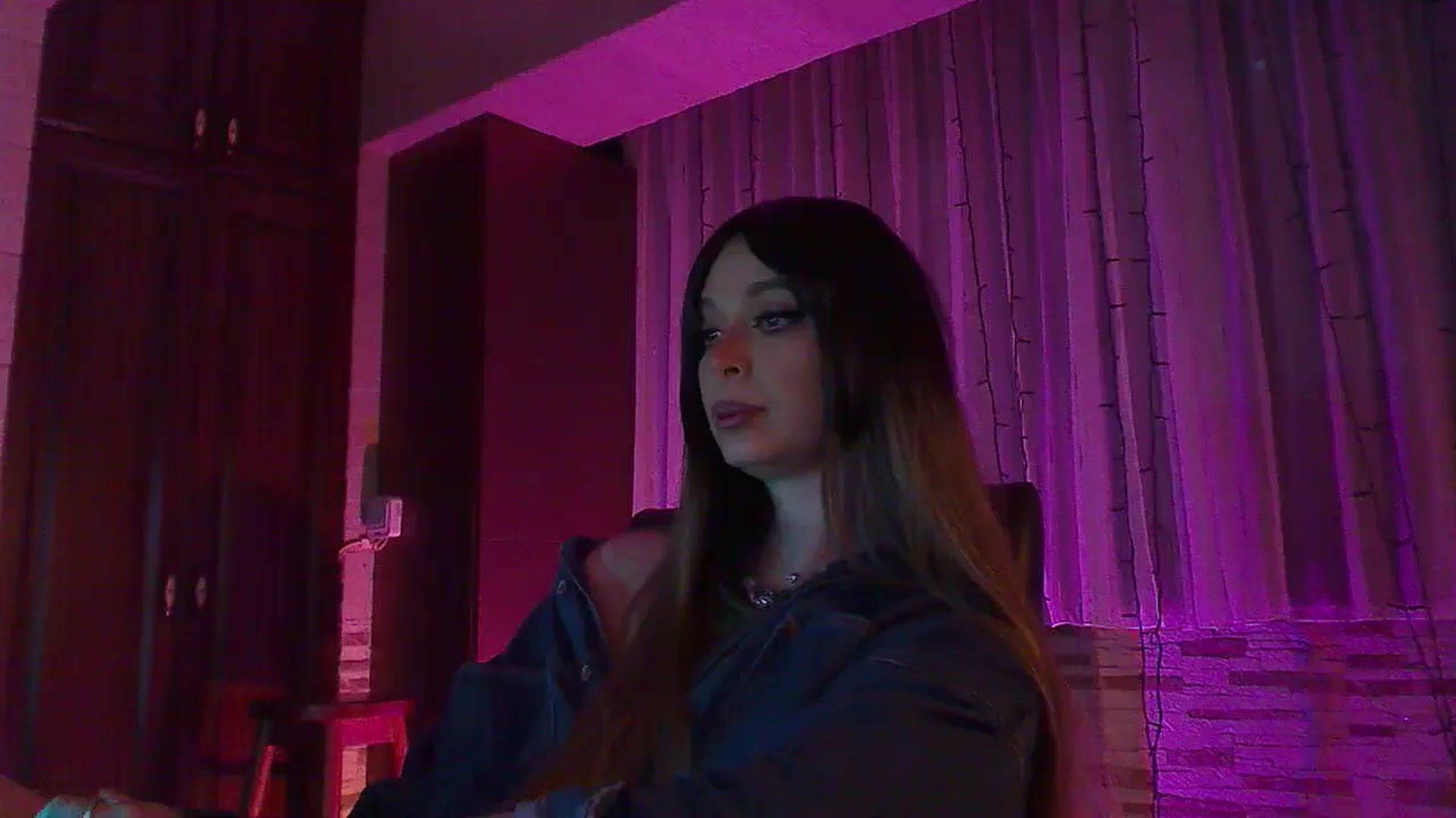 Gallery image thumbnail from No_bo_dy's myfreecams stream on, 02/16/2025, 24:23 image 16 of 20