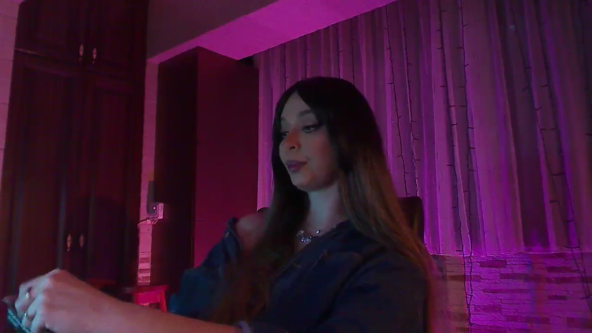 Gallery image thumbnail from No_bo_dy's myfreecams stream on, 02/16/2025, 24:23 image 7 of 20