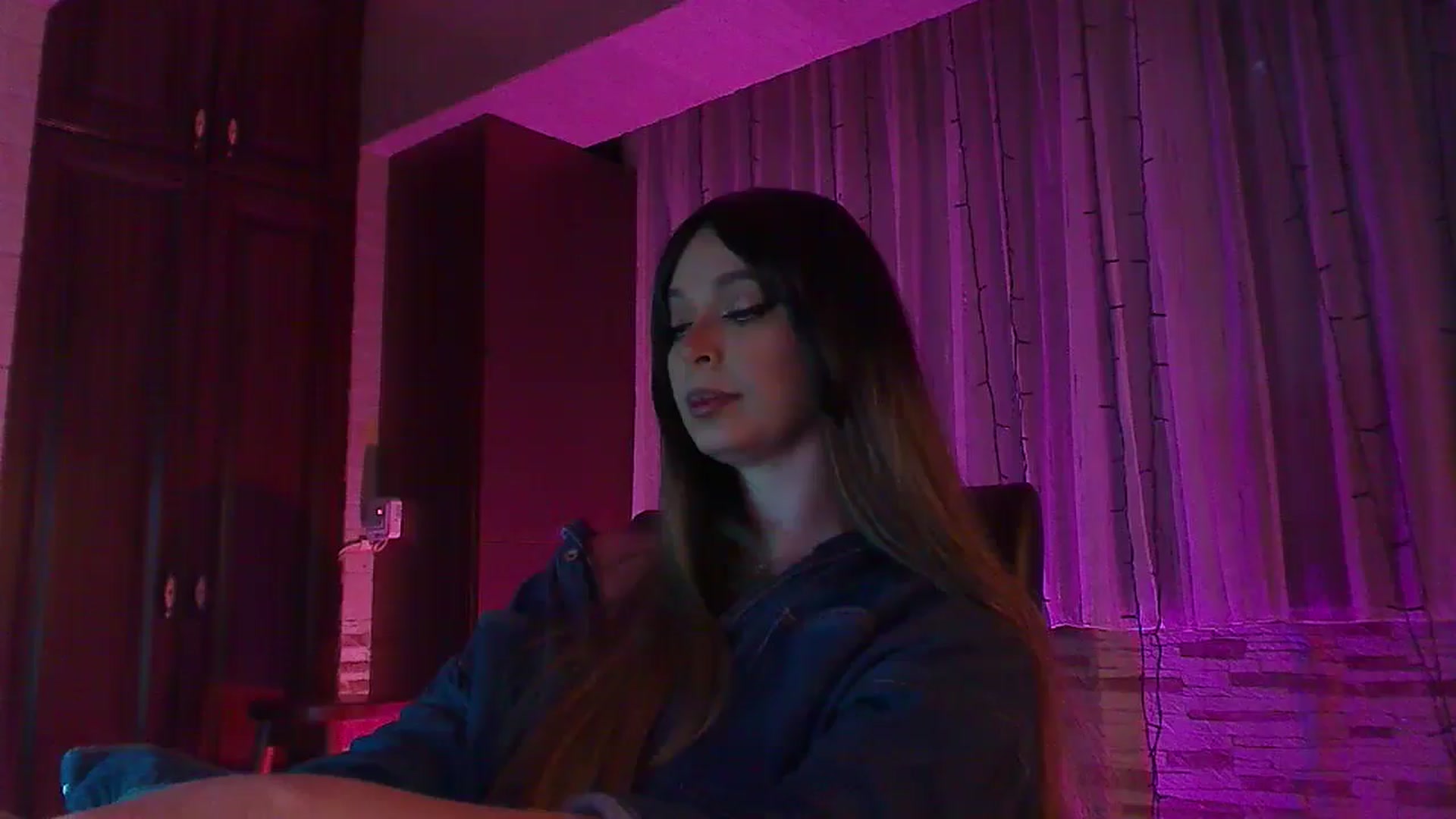 Gallery image thumbnail from No_bo_dy's myfreecams stream on, 02/16/2025, 24:23 image 6 of 20