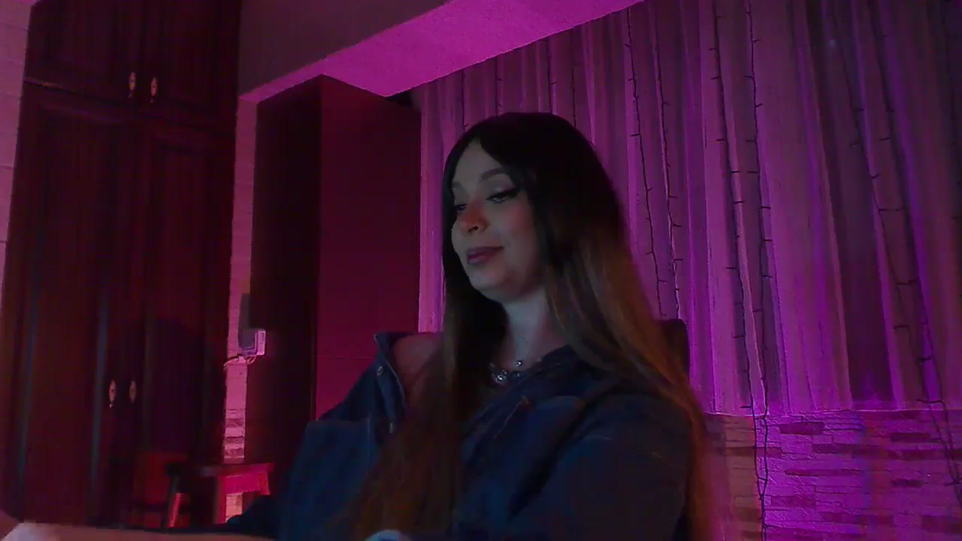 Gallery image thumbnail from No_bo_dy's myfreecams stream on, 02/16/2025, 24:23 image 17 of 20