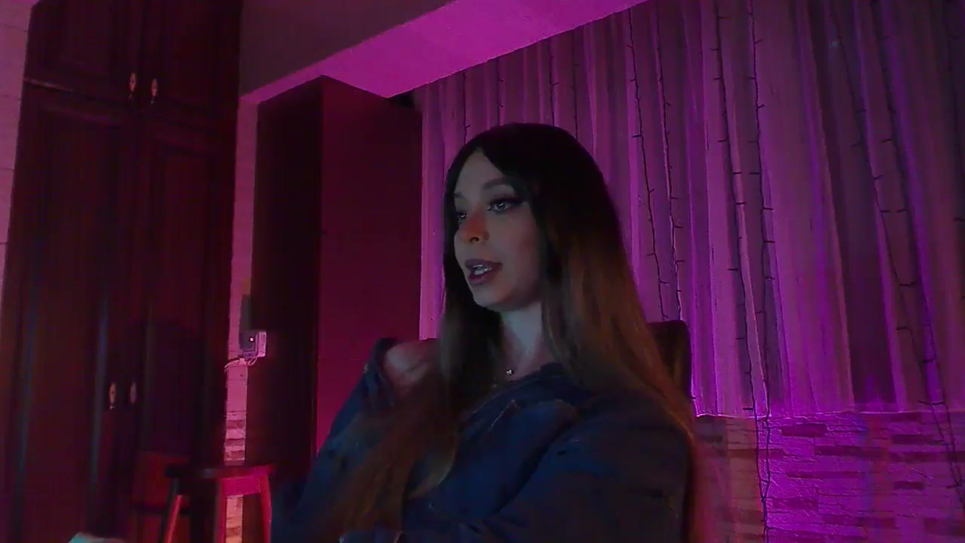 Gallery image thumbnail from No_bo_dy's myfreecams stream on, 02/16/2025, 24:23 image 3 of 20