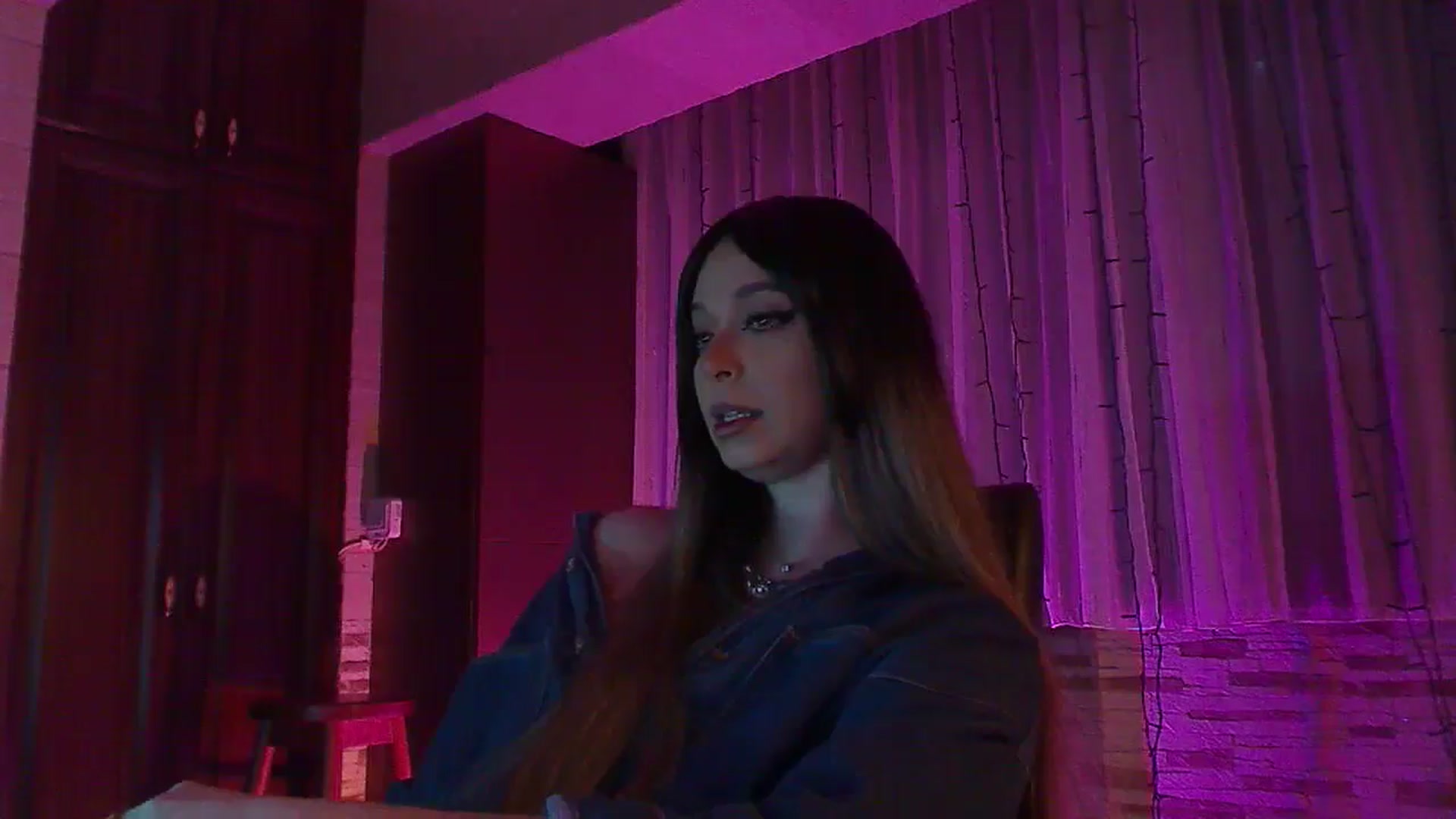 Gallery image thumbnail from No_bo_dy's myfreecams stream on, 02/16/2025, 24:23 image 14 of 20