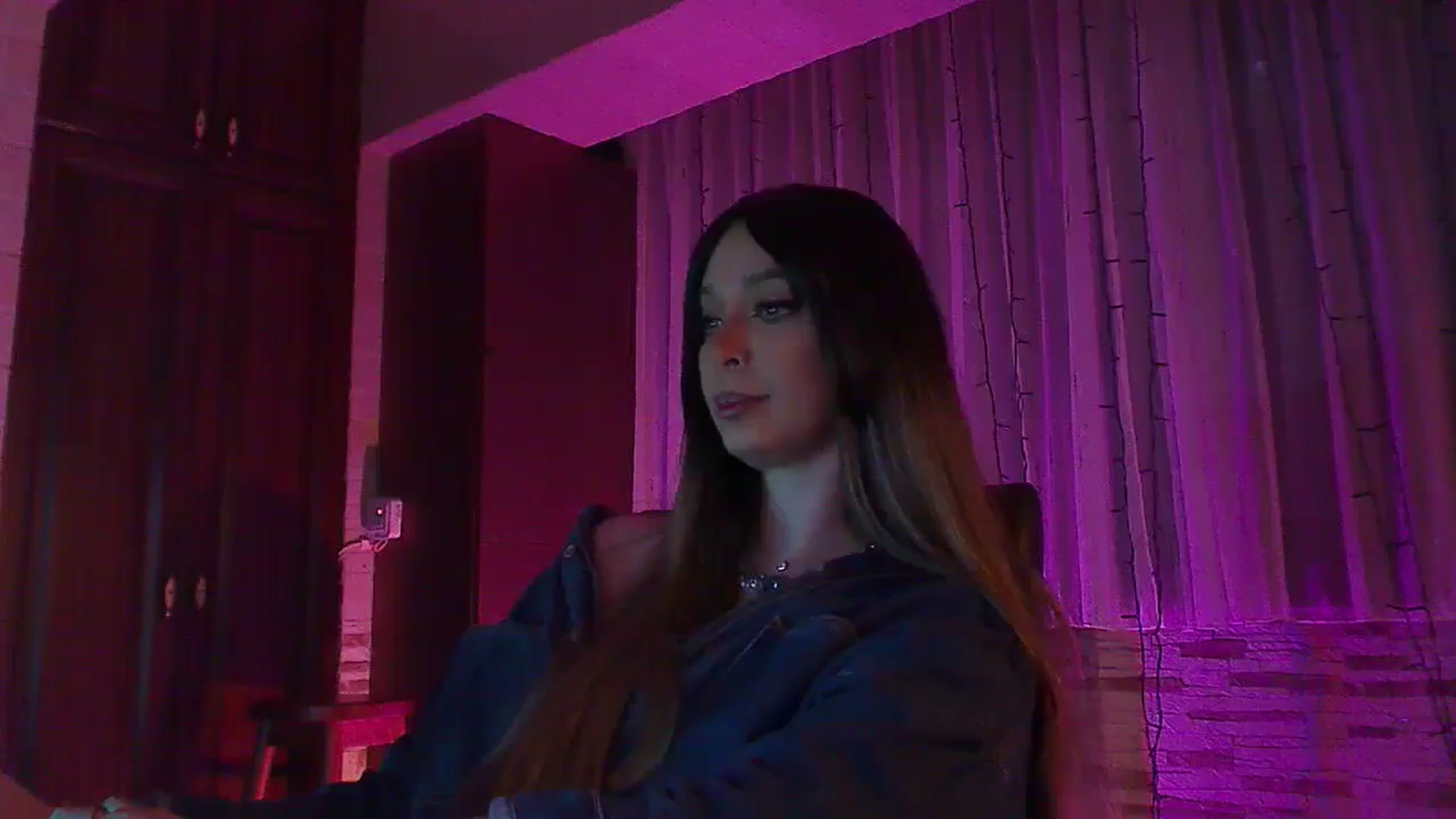 Gallery image thumbnail from No_bo_dy's myfreecams stream on, 02/16/2025, 24:23 image 8 of 20