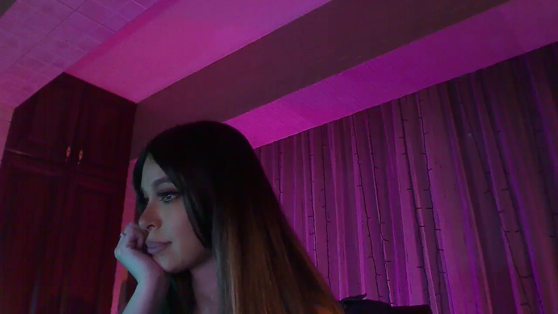 Gallery image thumbnail from No_bo_dy's myfreecams stream on, 02/16/2025, 03:45 image 17 of 20