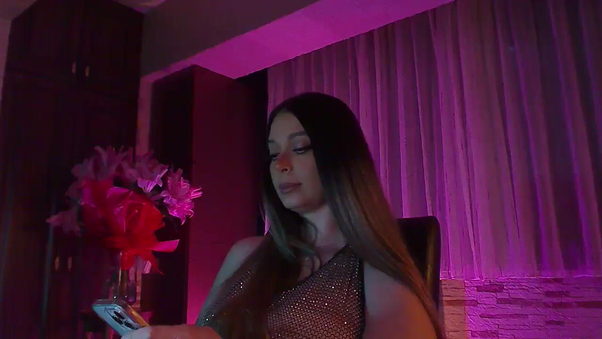 Gallery image thumbnail from No_bo_dy's myfreecams stream on, 03/03/2025, 24:28 image 16 of 20