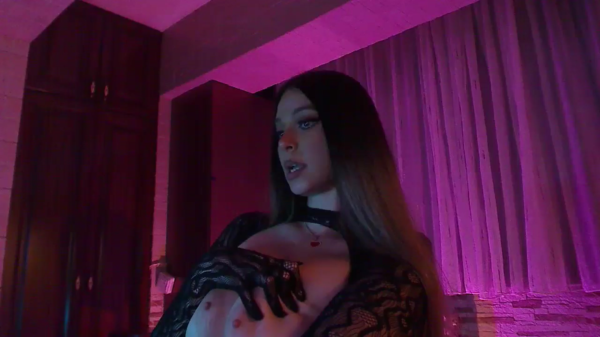 Gallery image thumbnail from No_bo_dy's myfreecams stream on, 03/23/2025, 04:15 image 1 of 20