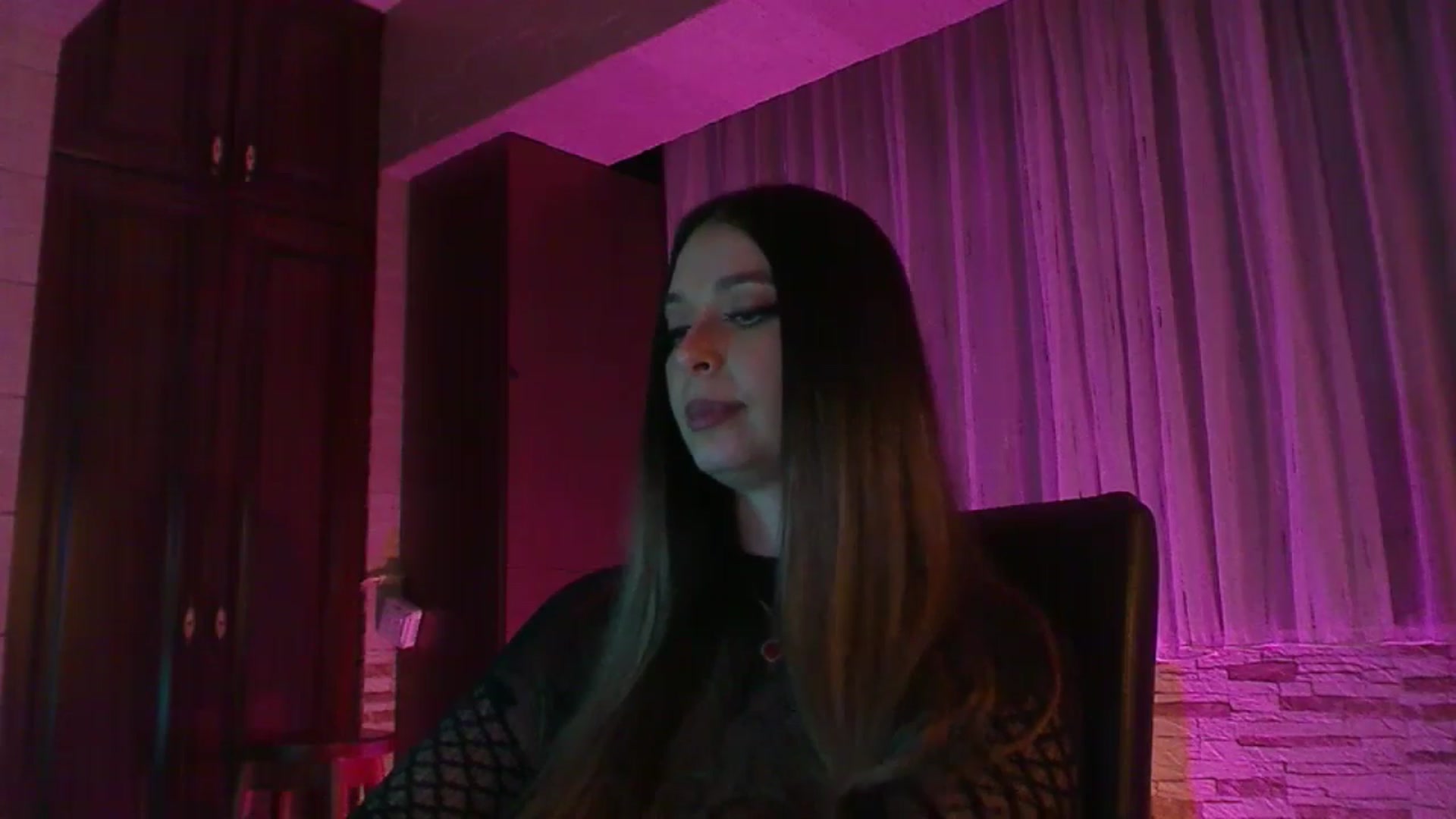 Gallery image thumbnail from No_bo_dy's myfreecams stream on, 03/23/2025, 20:52 image 18 of 20