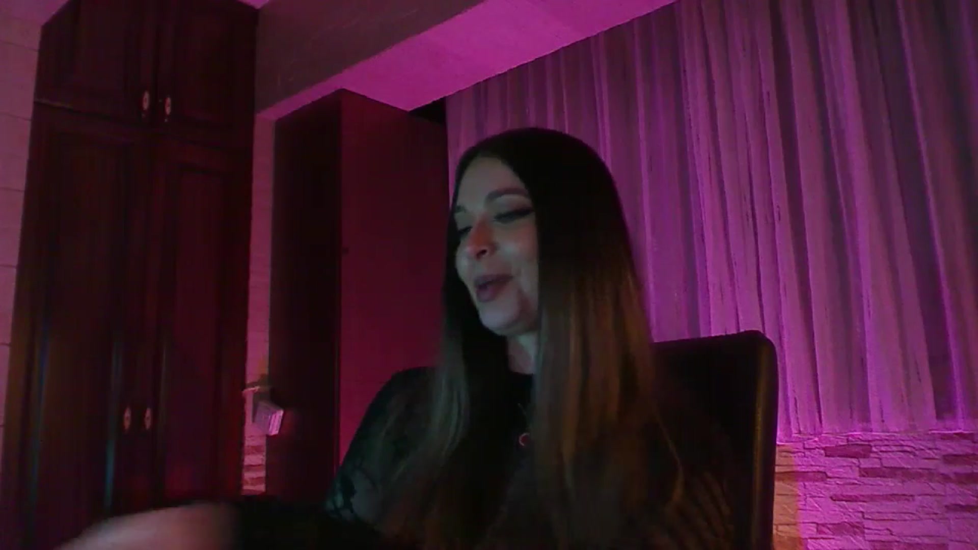 Gallery image thumbnail from No_bo_dy's myfreecams stream on, 03/23/2025, 20:52 image 16 of 20