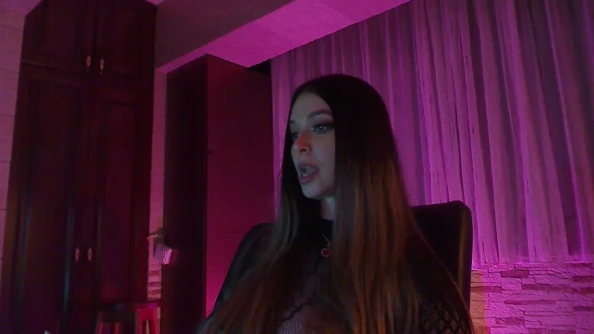 Gallery image thumbnail from No_bo_dy's myfreecams stream on, 03/23/2025, 20:52 image 17 of 20