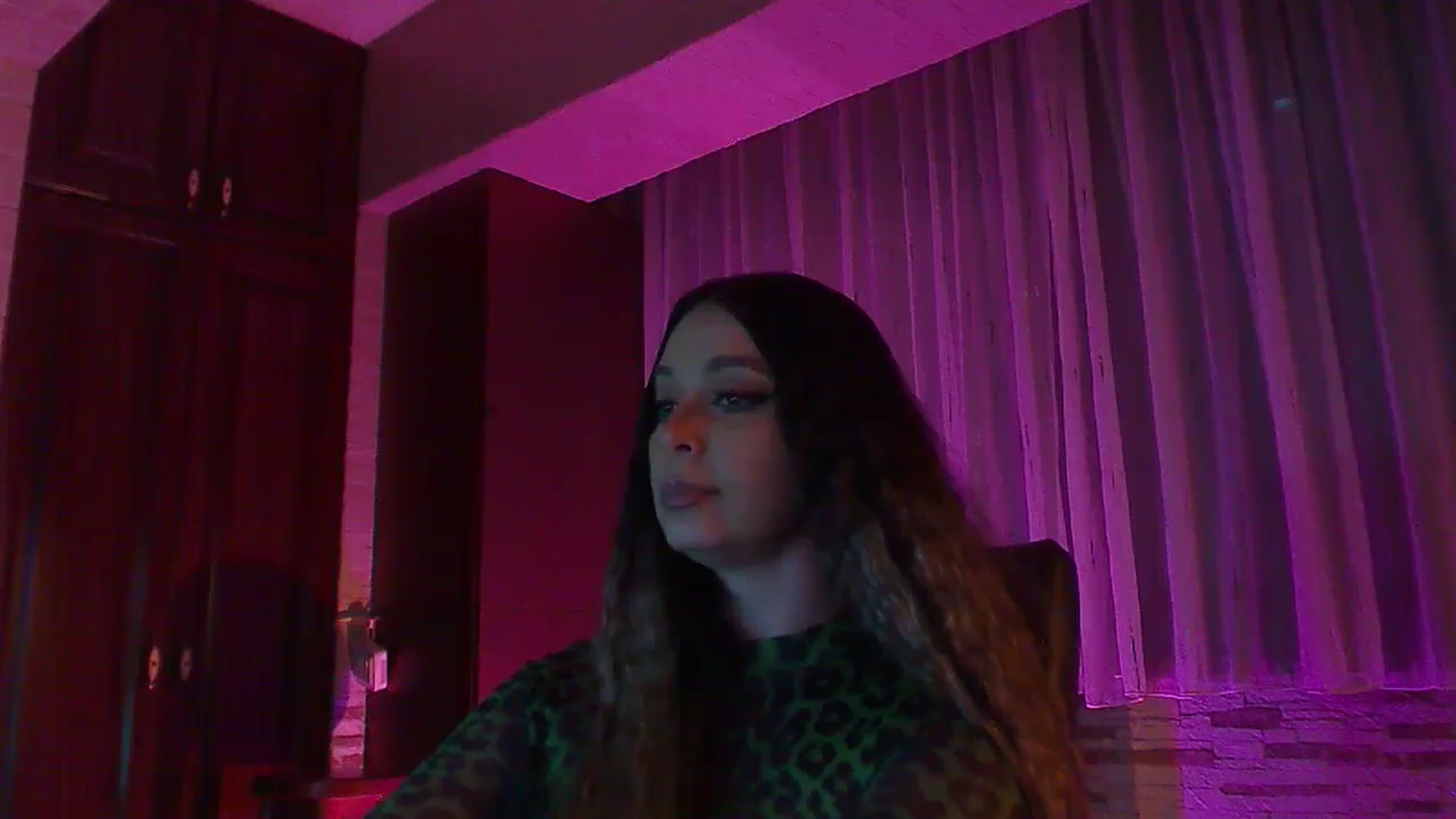 Gallery image thumbnail from No_bo_dy's myfreecams stream on, 03/29/2025, 05:05 image 7 of 20