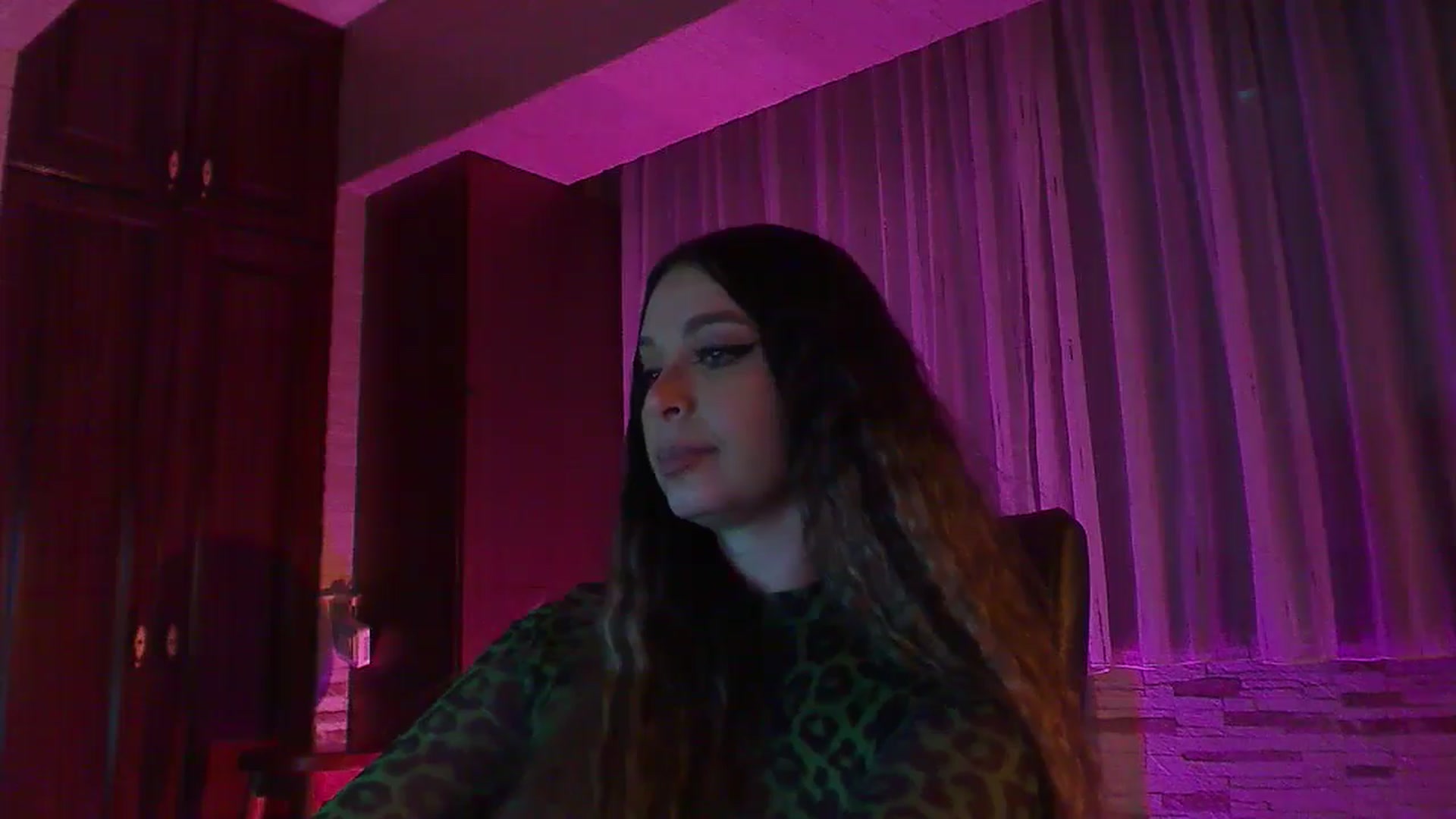 Gallery image thumbnail from No_bo_dy's myfreecams stream on, 03/29/2025, 05:05 image 15 of 20