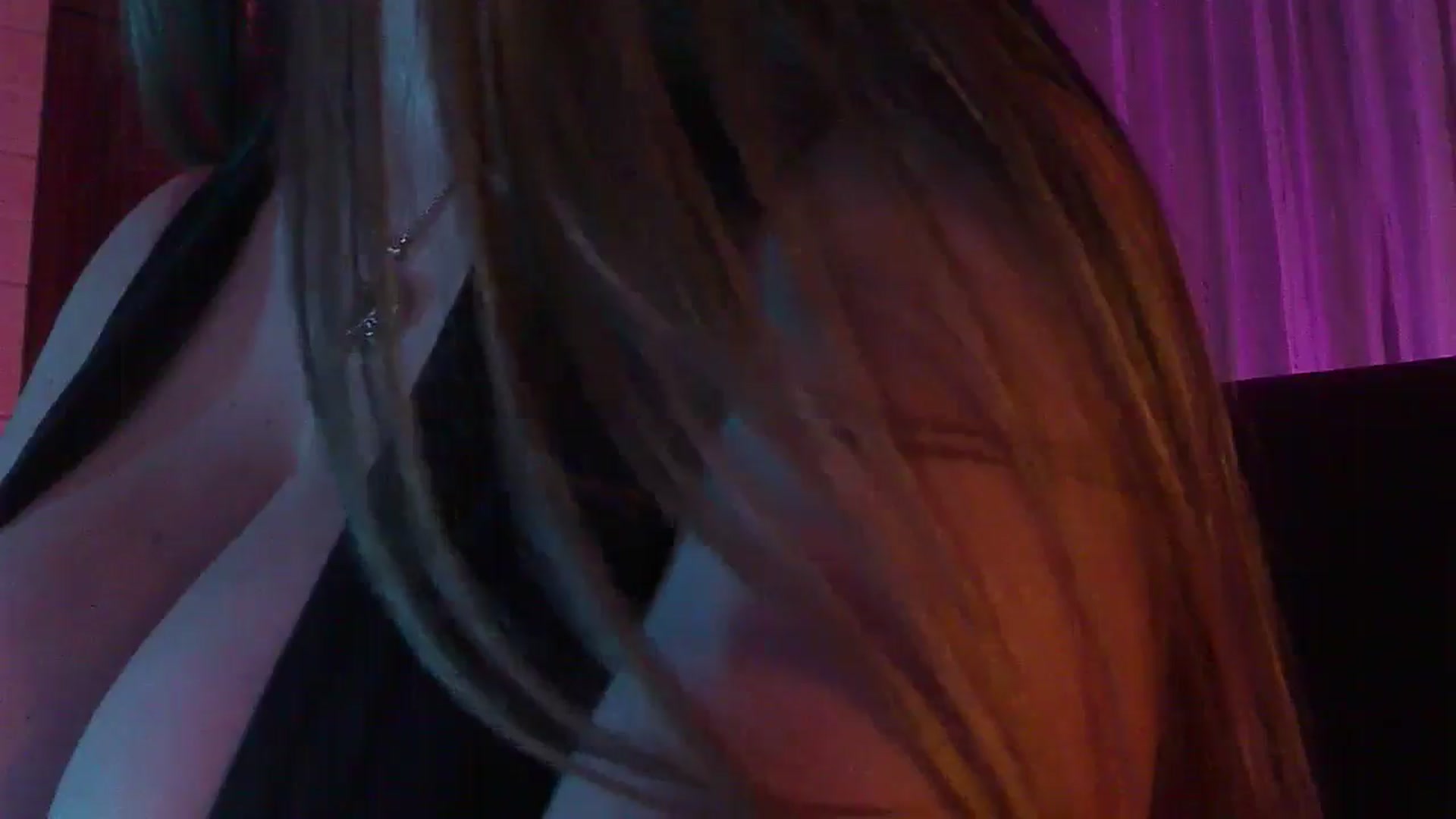 Gallery image thumbnail from No_bo_dy's myfreecams stream on, 04/05/2025, 01:10 image 16 of 20