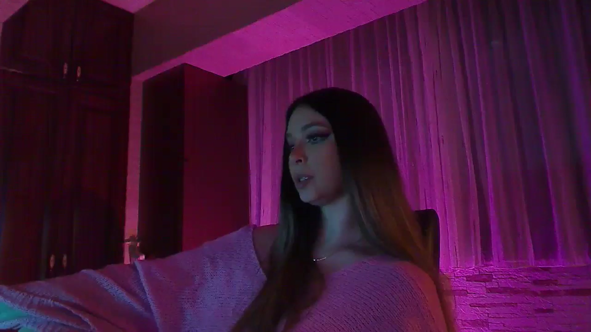 Gallery image thumbnail from No_bo_dy's myfreecams stream on, 04/06/2025, 04:03 image 12 of 20