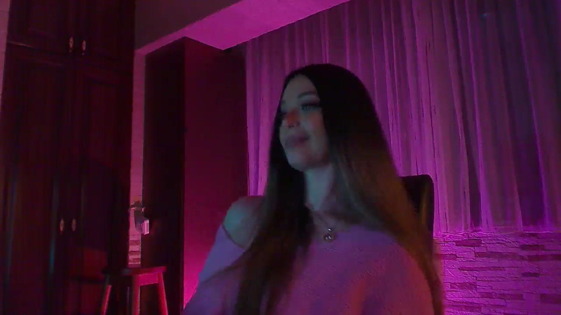 Gallery image thumbnail from No_bo_dy's myfreecams stream on, 04/06/2025, 04:03 image 6 of 20
