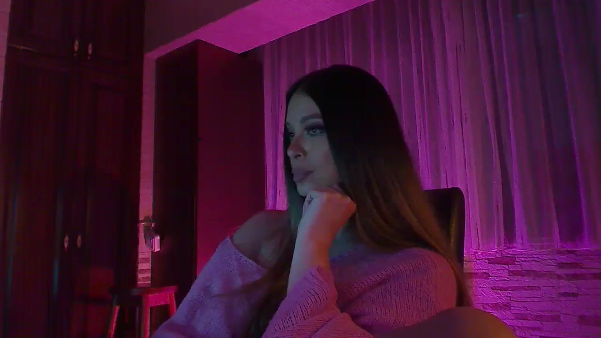 Gallery image thumbnail from No_bo_dy's myfreecams stream on, 04/06/2025, 04:03 image 5 of 20