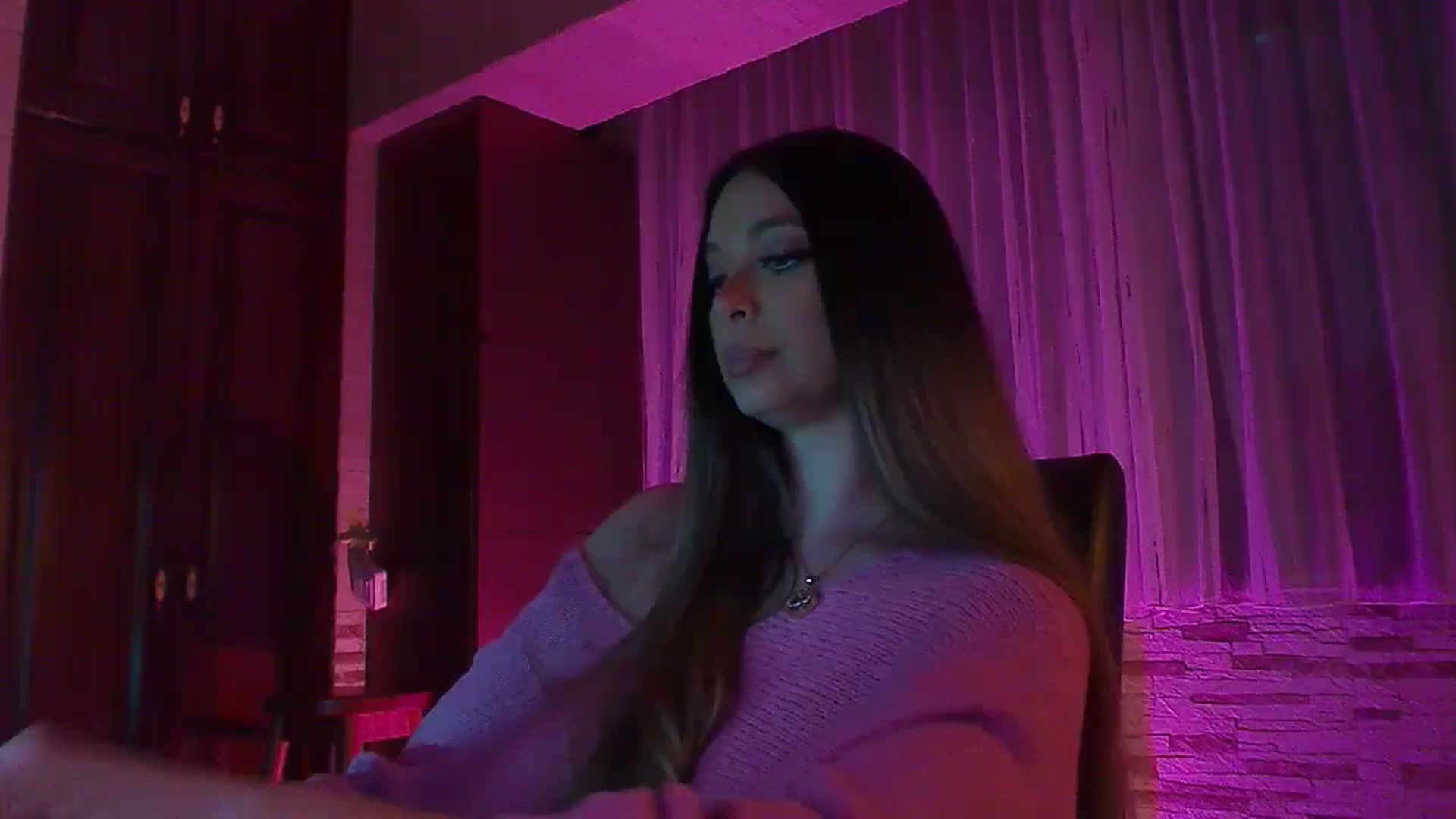 Gallery image thumbnail from No_bo_dy's myfreecams stream on, 04/06/2025, 04:03 image 1 of 20